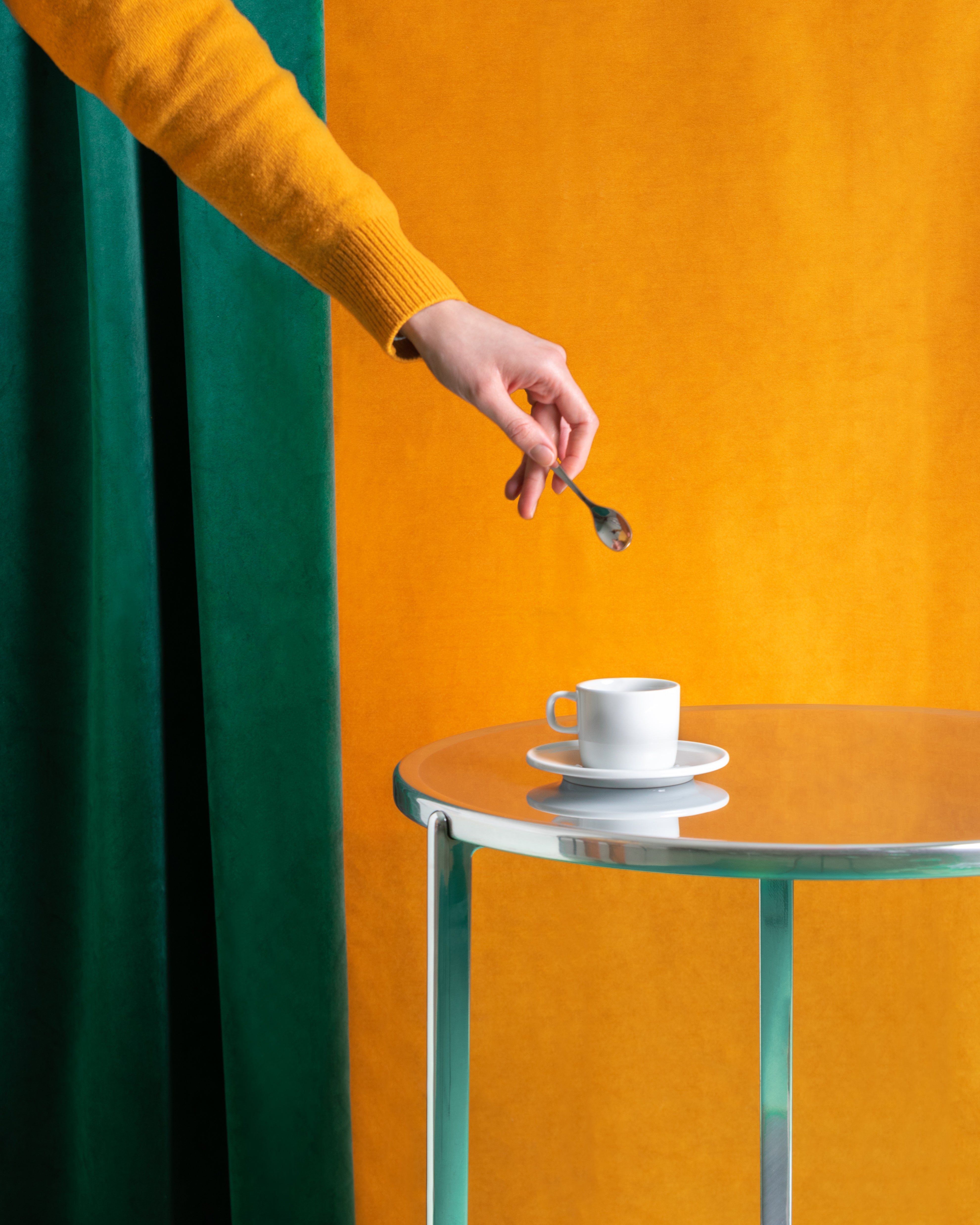 TAMBOUR round coffee table polished aluminum