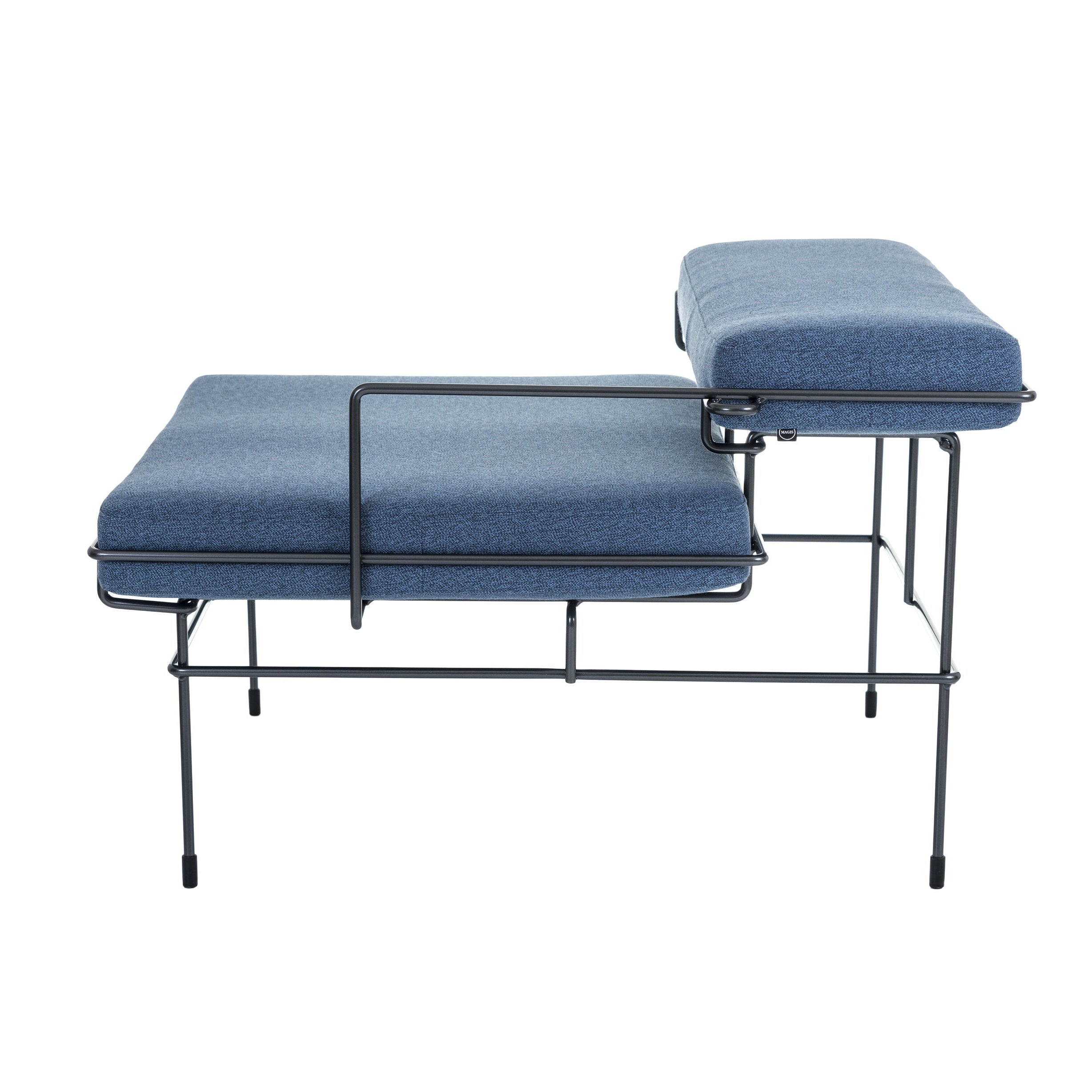 Puf met rugleuning TRAFFIC gestoffeerd met een zwarte stalen basis