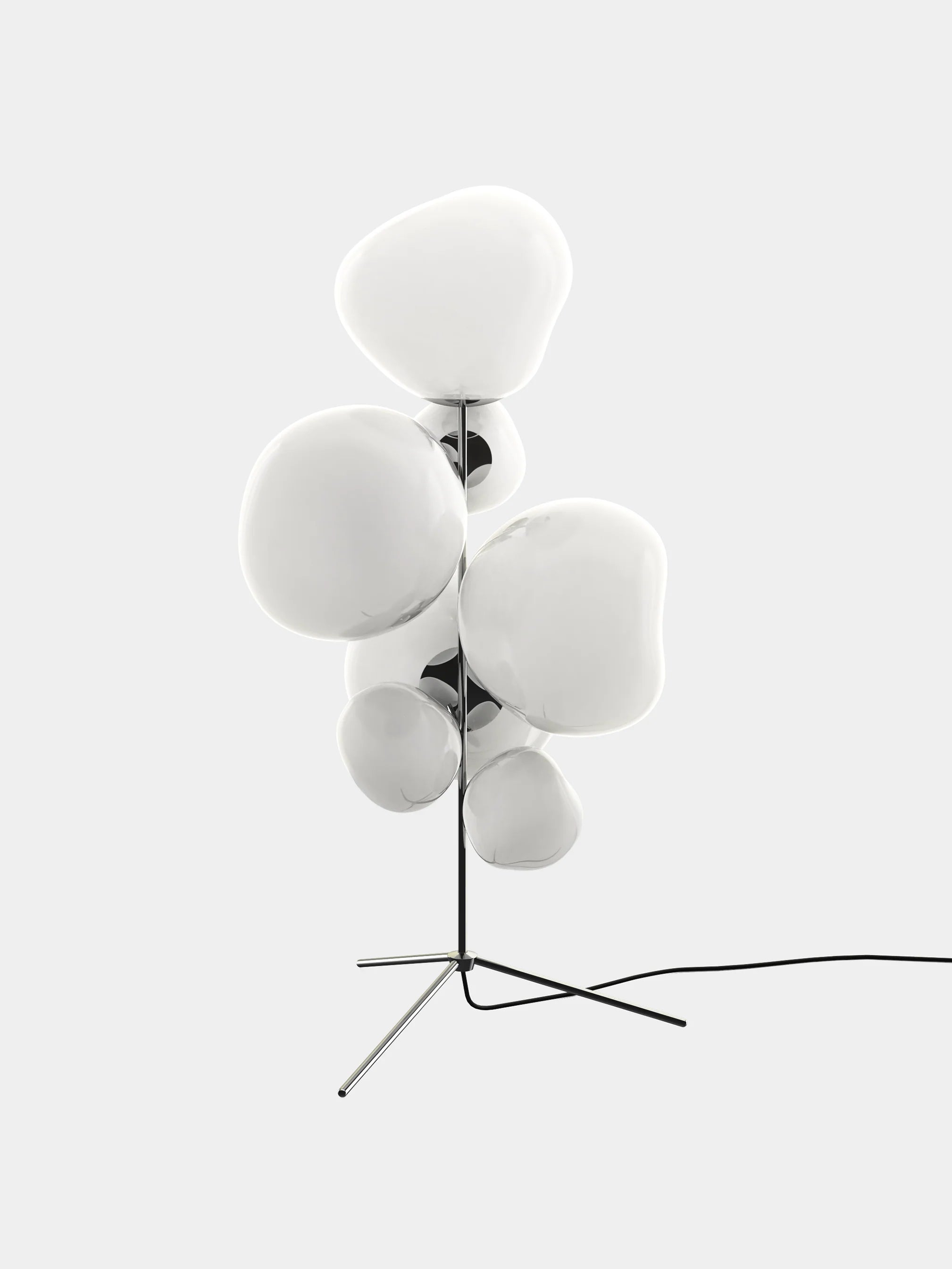 Vloerlamp MELT opaal met zilveren afwerking