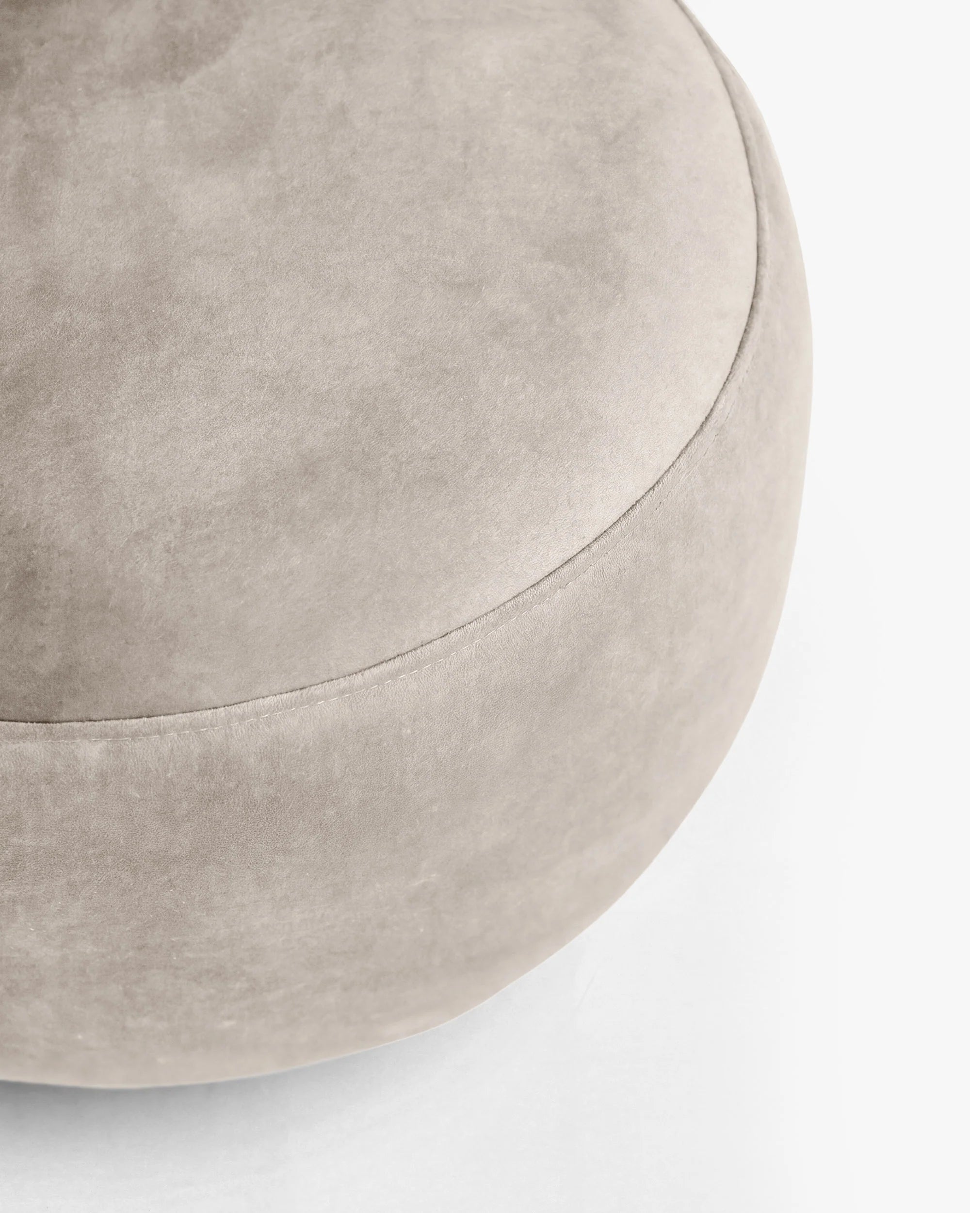 Puf van fluweel AMALTA beige