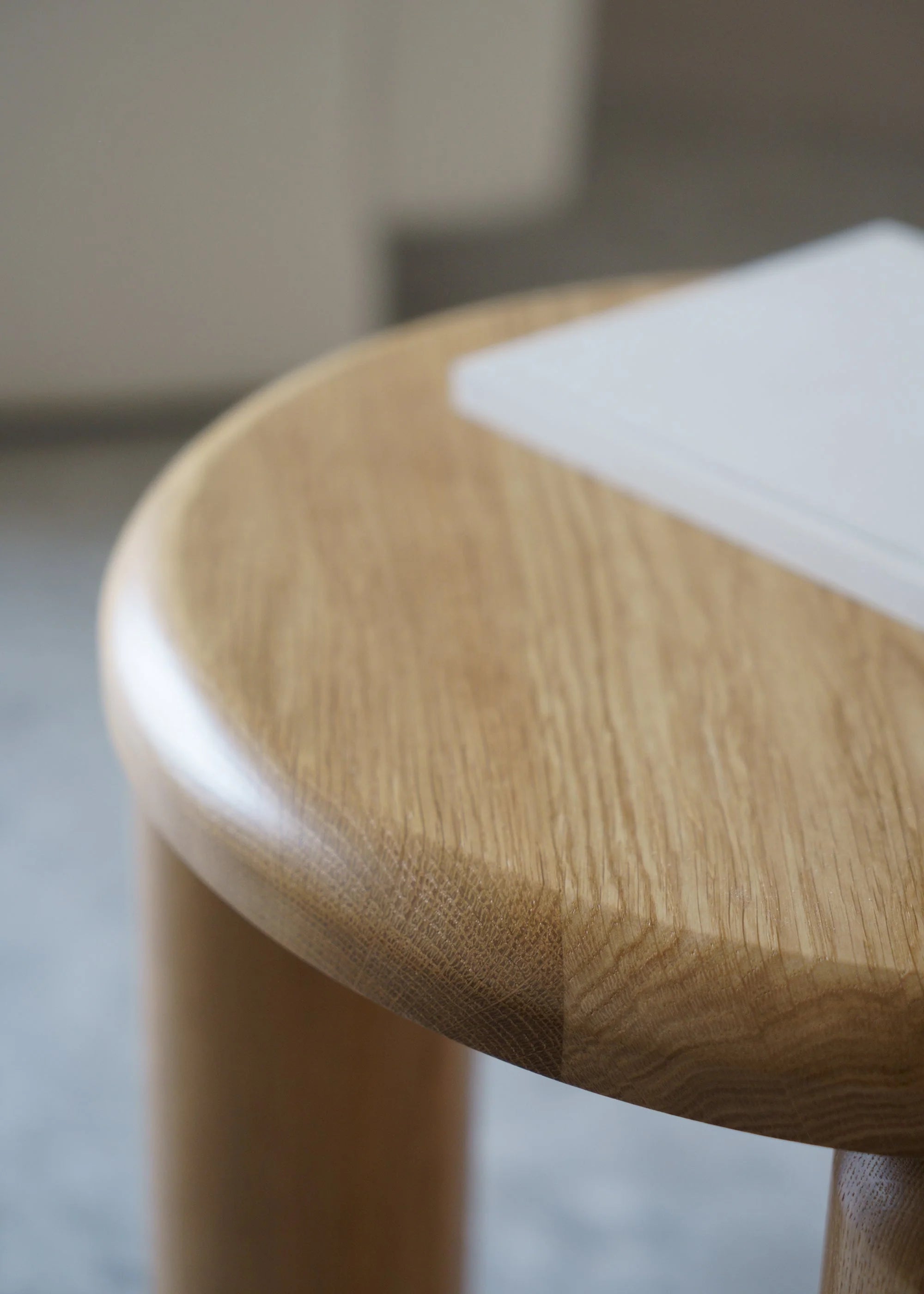 Beistelltisch NEO aus Eichenholz