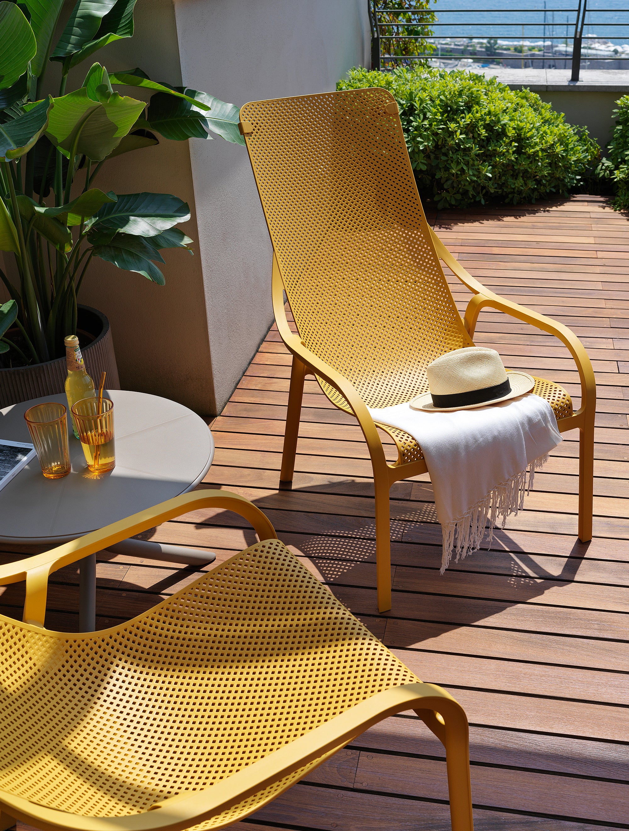 Buitenfauteuil NET mosterdkleurig