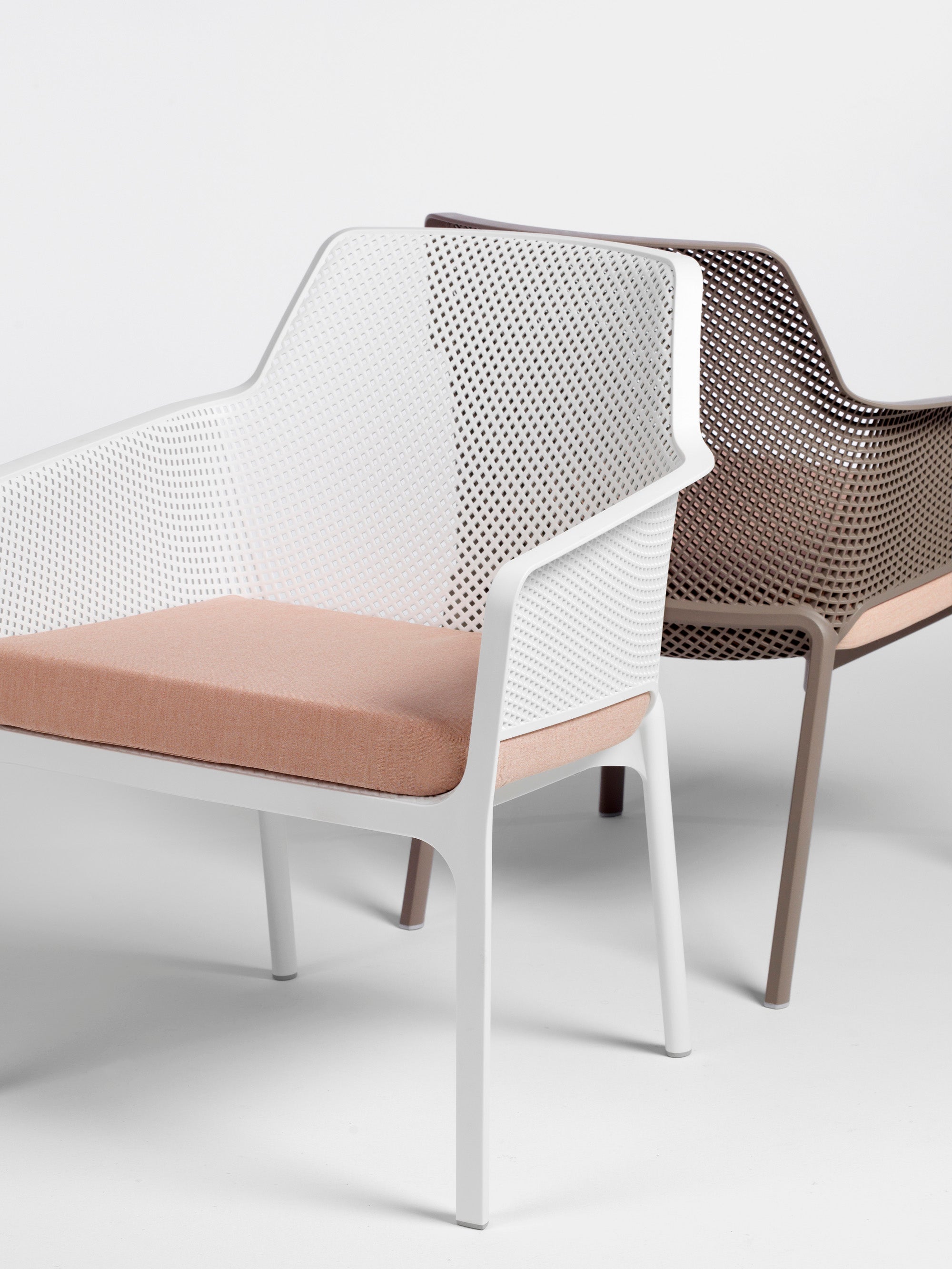 NET RELAX taupe outdoor armchair