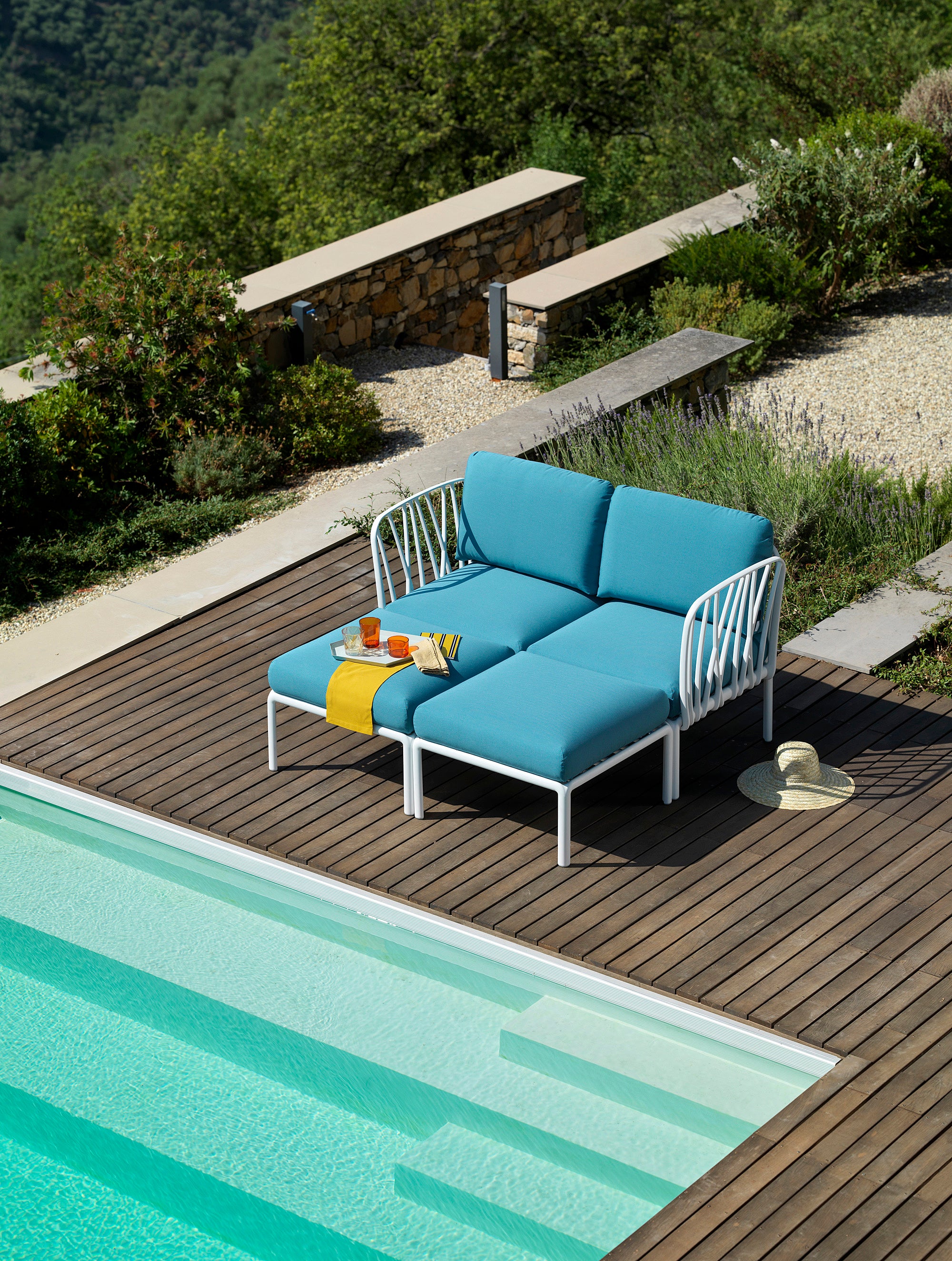 Outdoor Pouf KOMODO Dark Green Sunbrella® with Green Agave Base