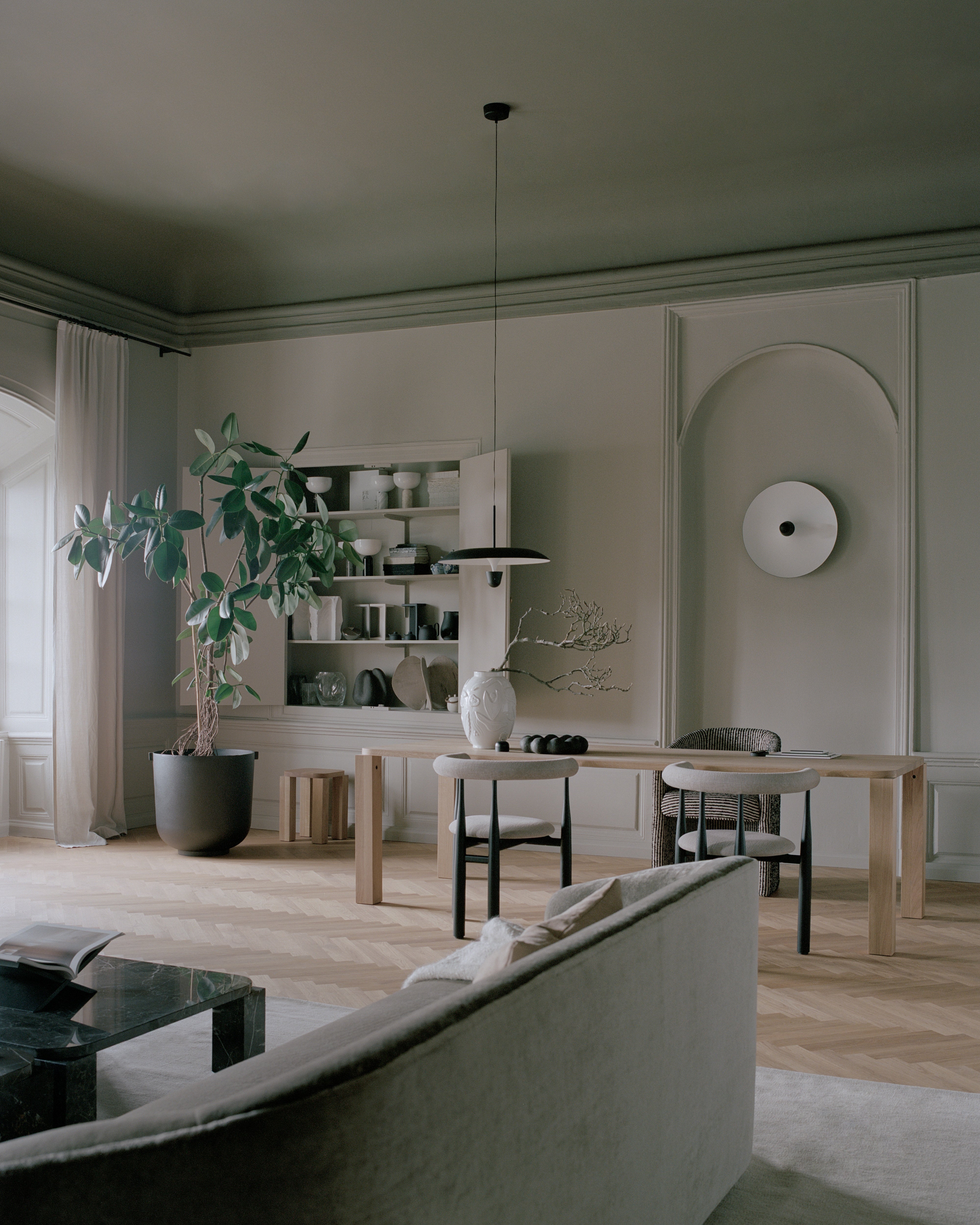 Wandleuchte KANTARELL schwarz mit weißem Finish