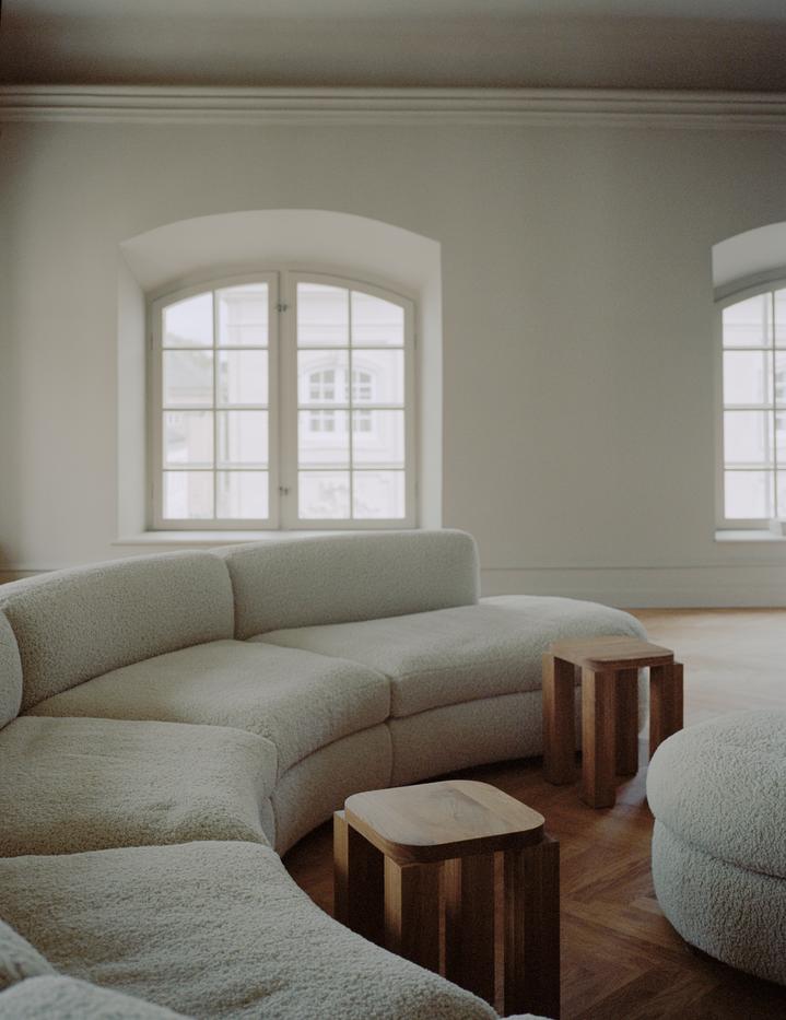 Modulaire bank CODA - afgerond gestoffeerd middenelement