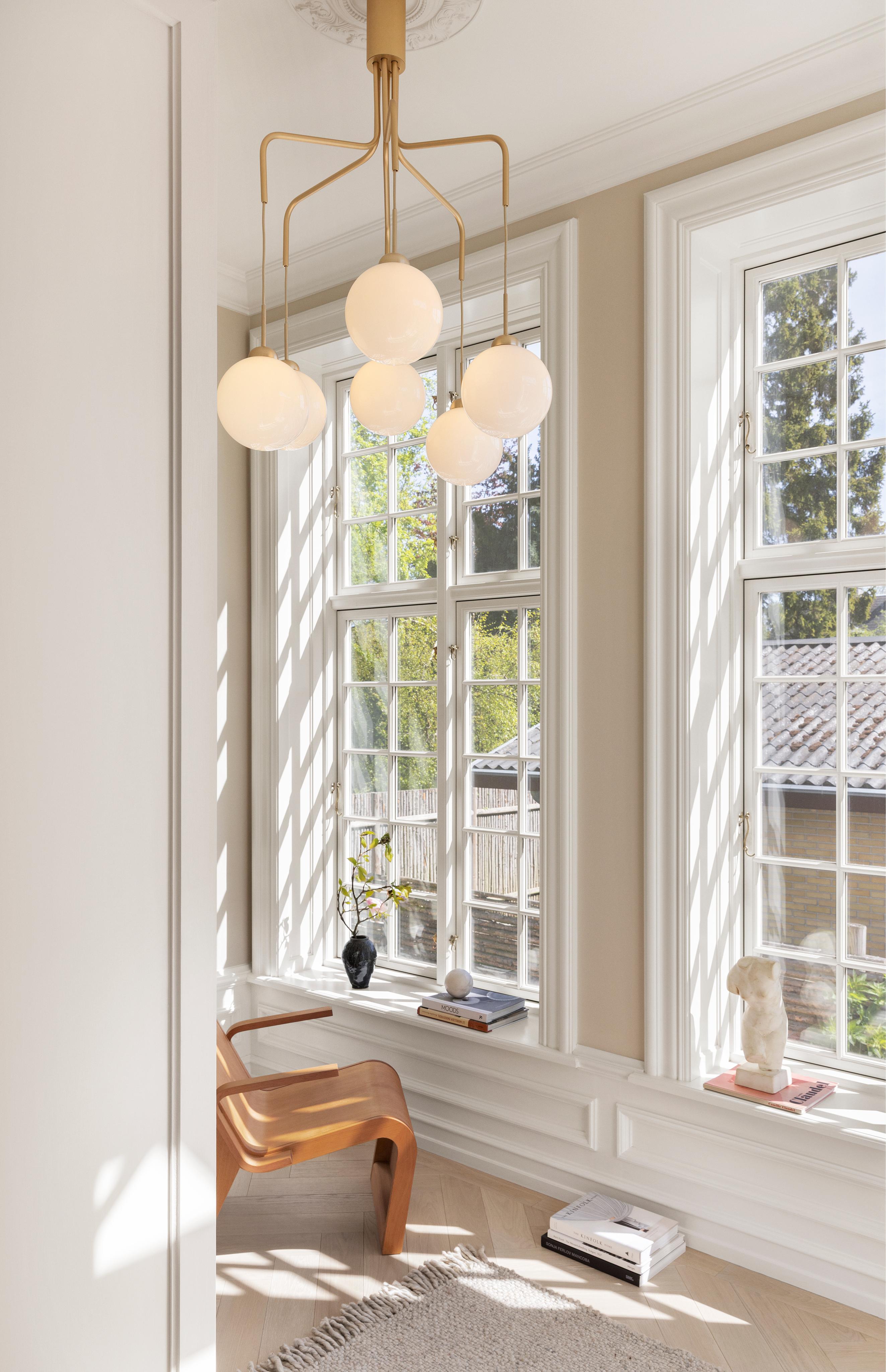 Hanglamp APIALES CLUSTER 6 zwart met opaalglas