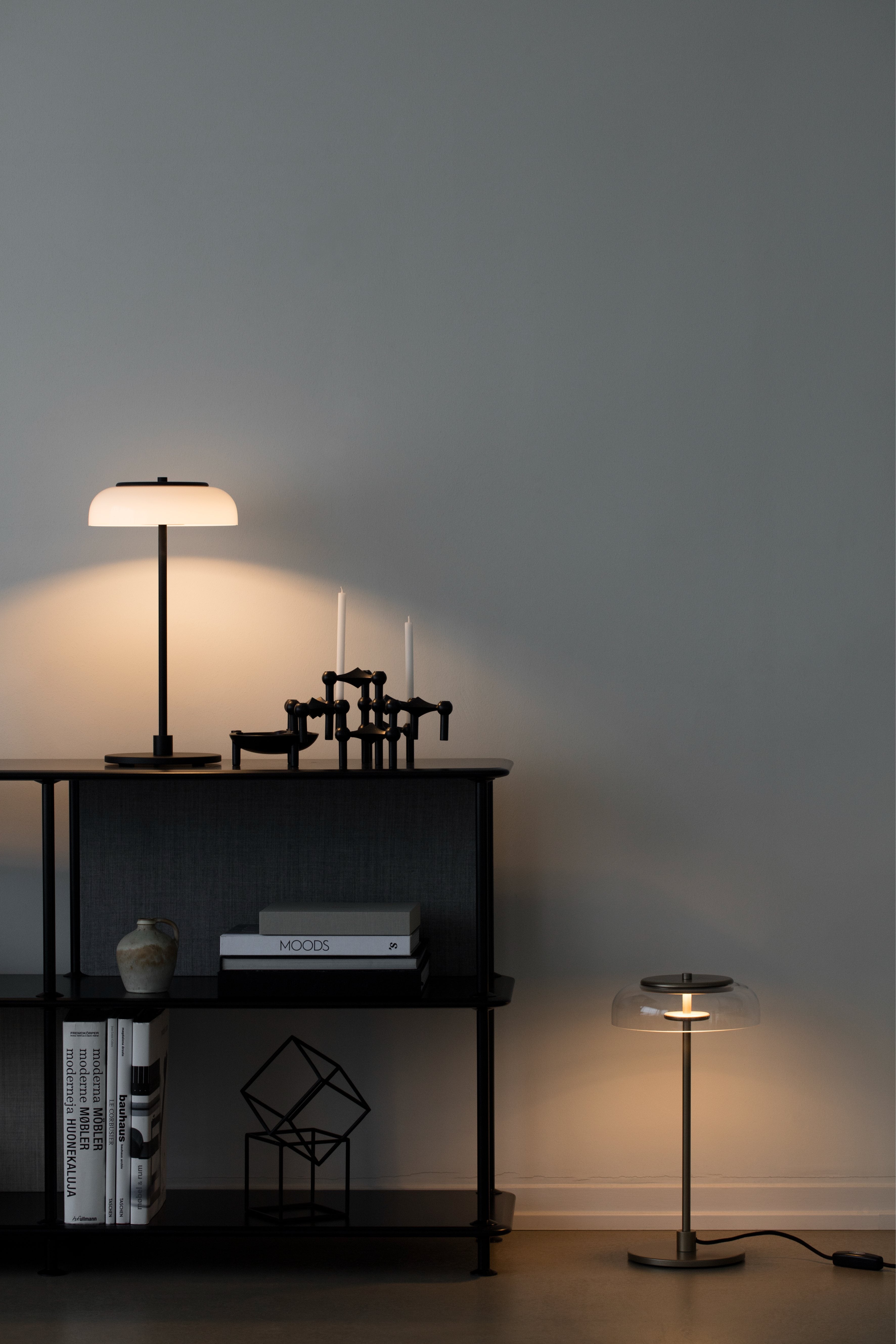 BLOSSI Table Lamp Black with Opal Glass