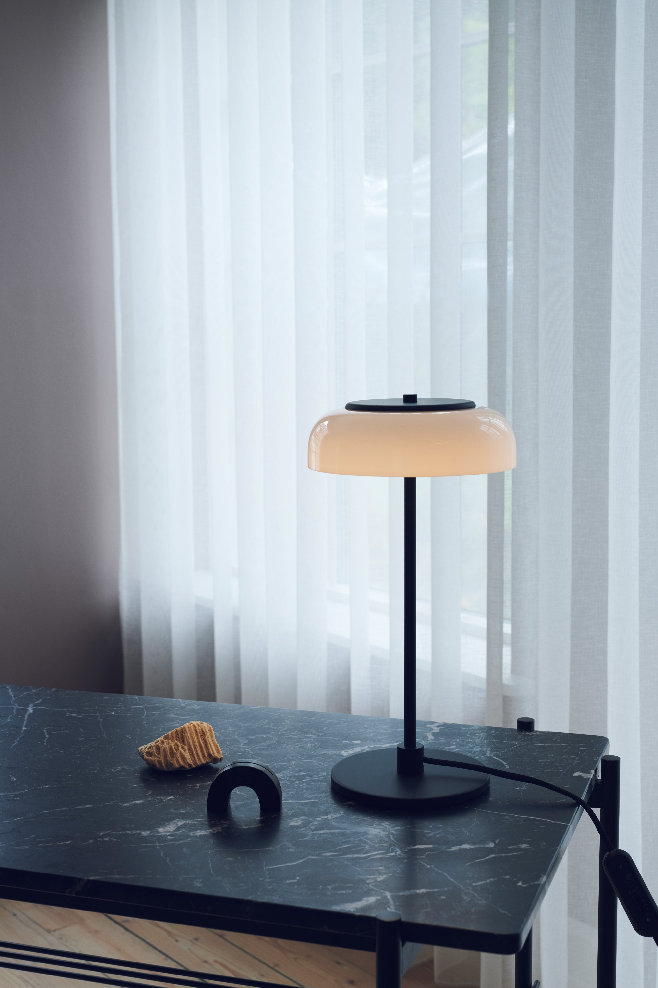 BLOSSI Table Lamp Black with Opal Glass