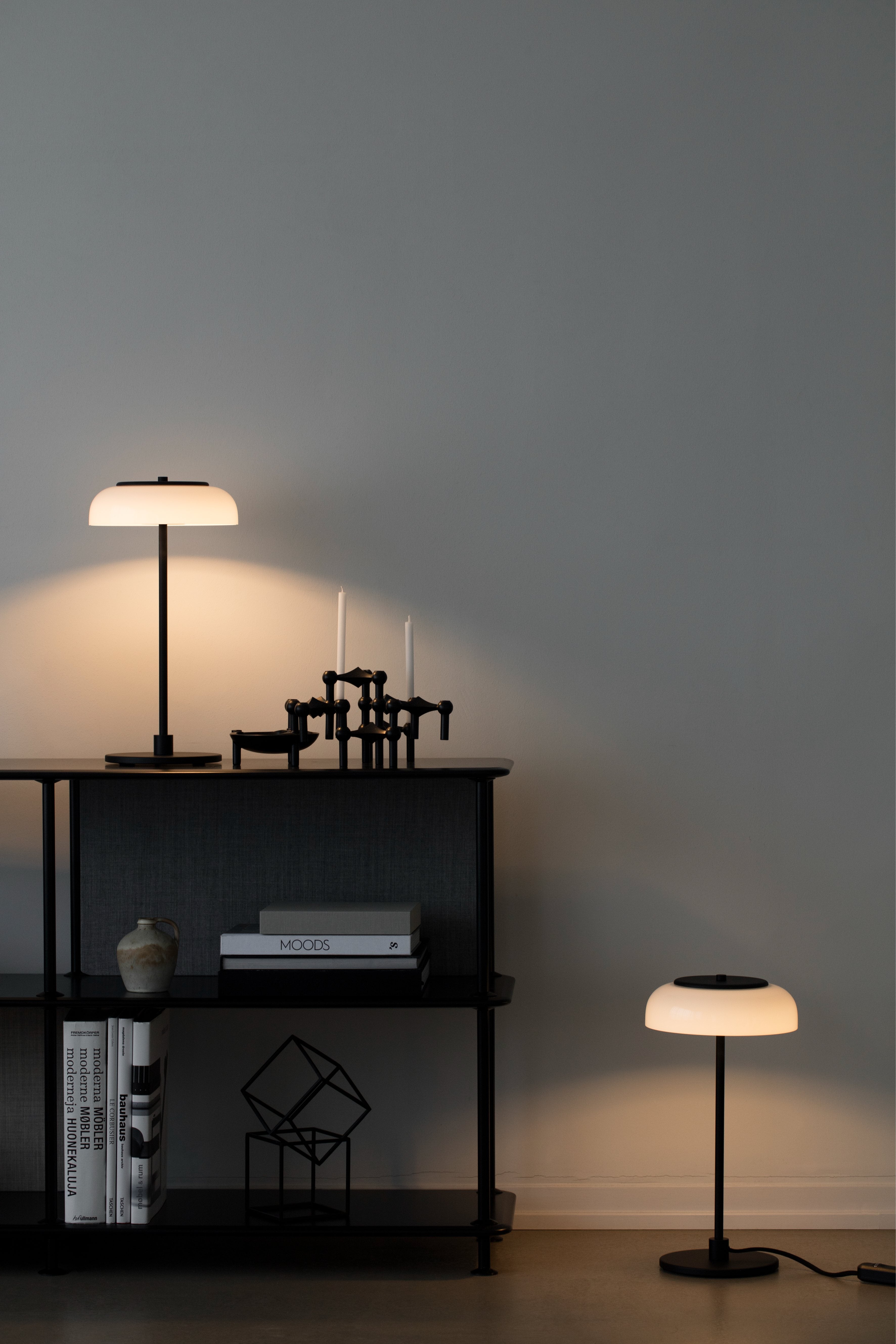 BLOSSI Table Lamp Black with Opal Glass