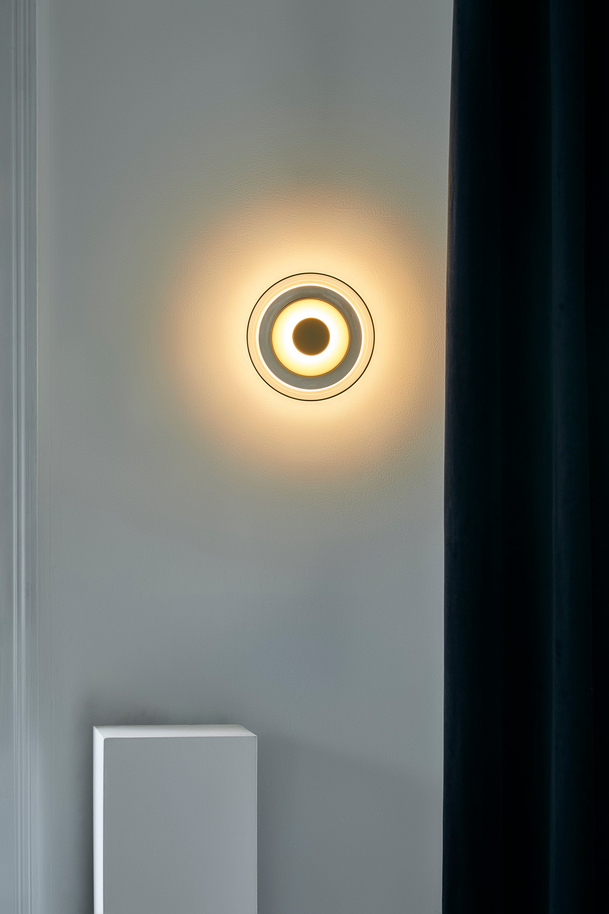 Wandleuchte BLOSSI gold mit transparentem Glas