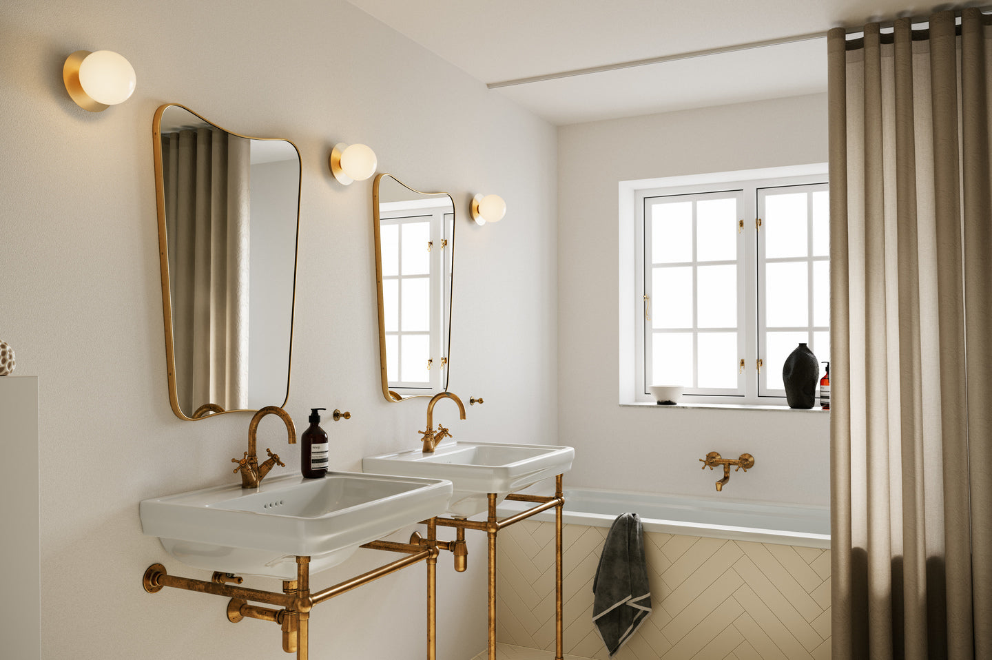 Wandlampe LIILA gold mit opalem Glas
