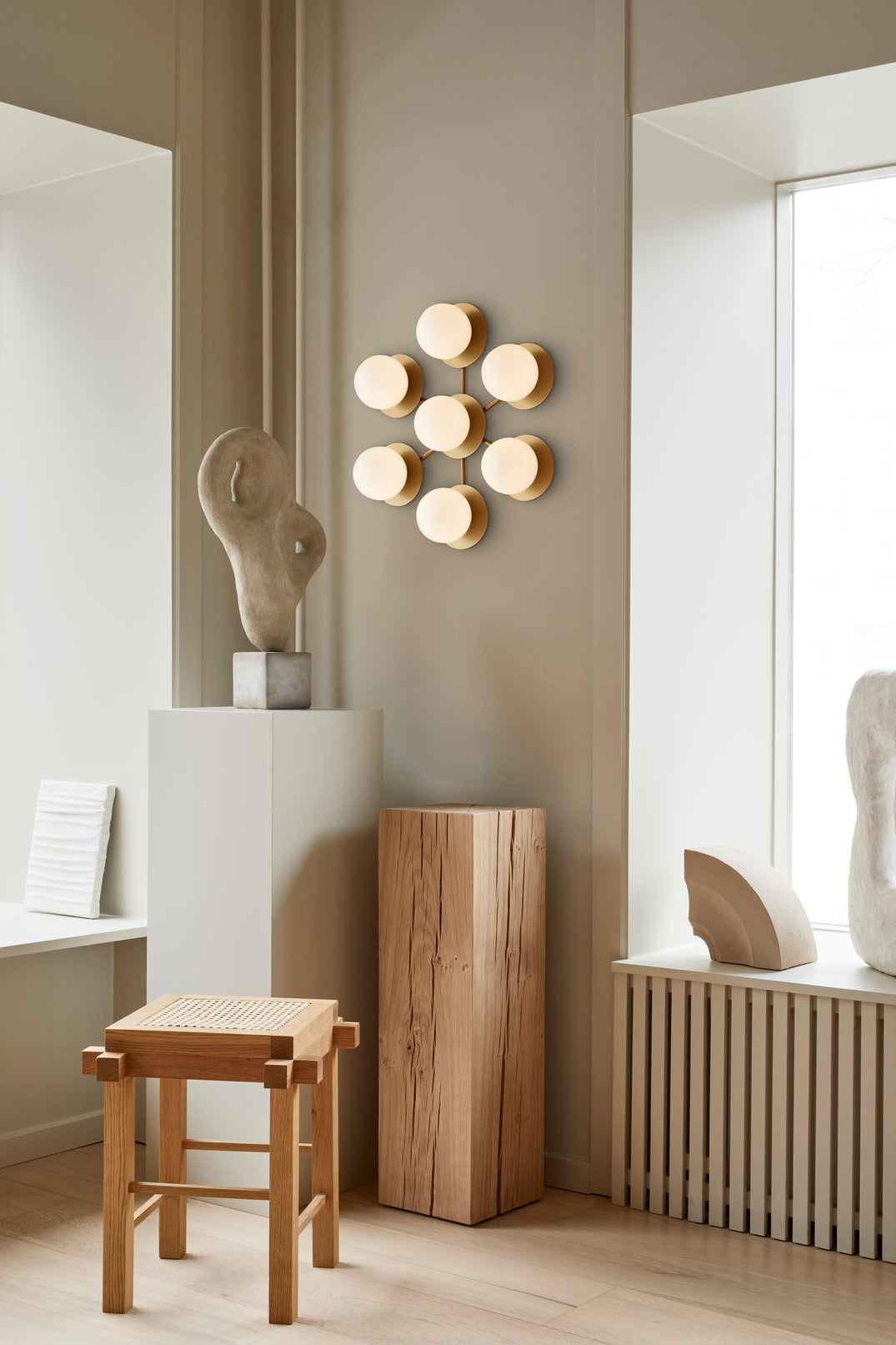 Wandlamp LIILA STAR goud met opaalglas