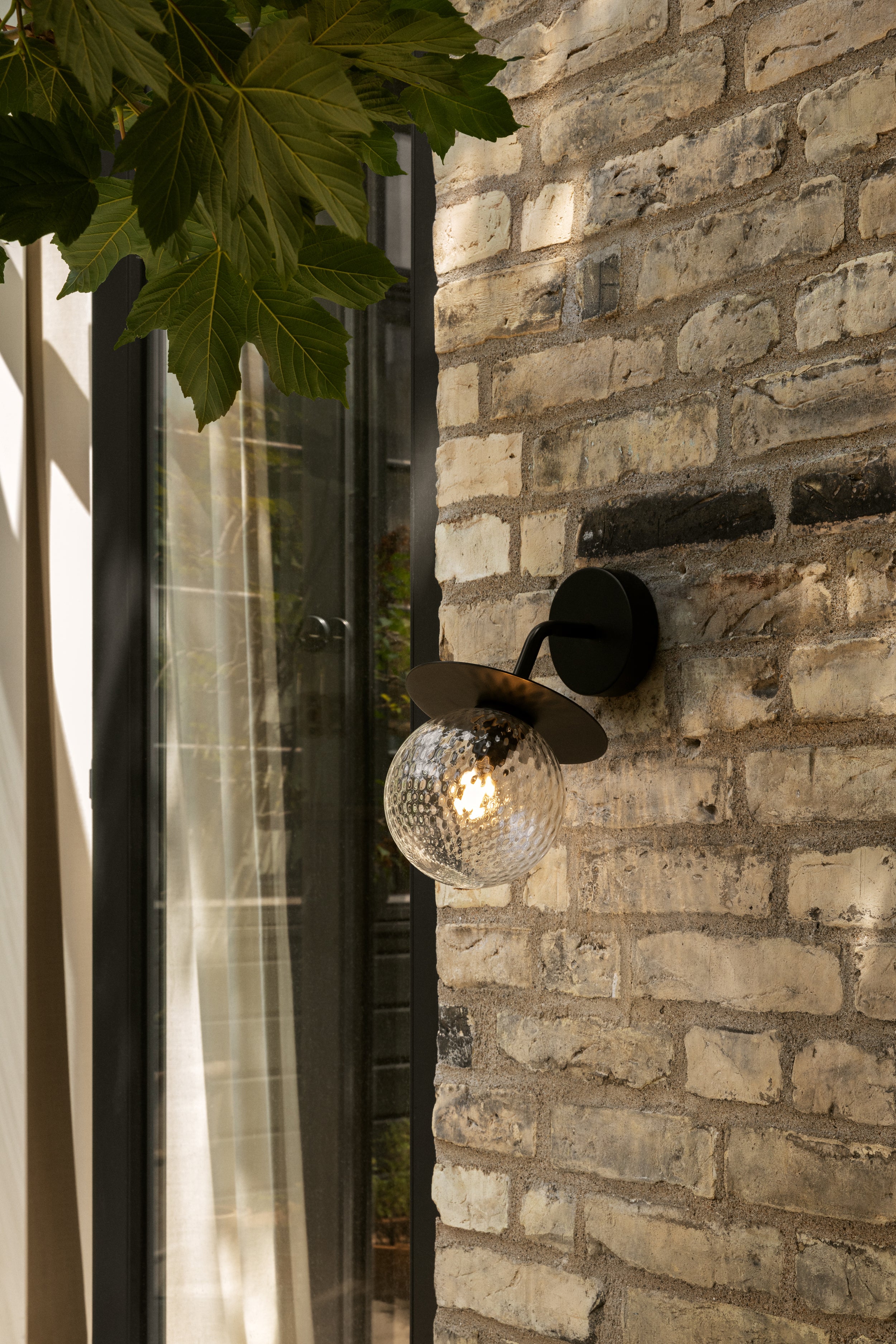 Buitenwandlamp LIILA zwart met transparant glas