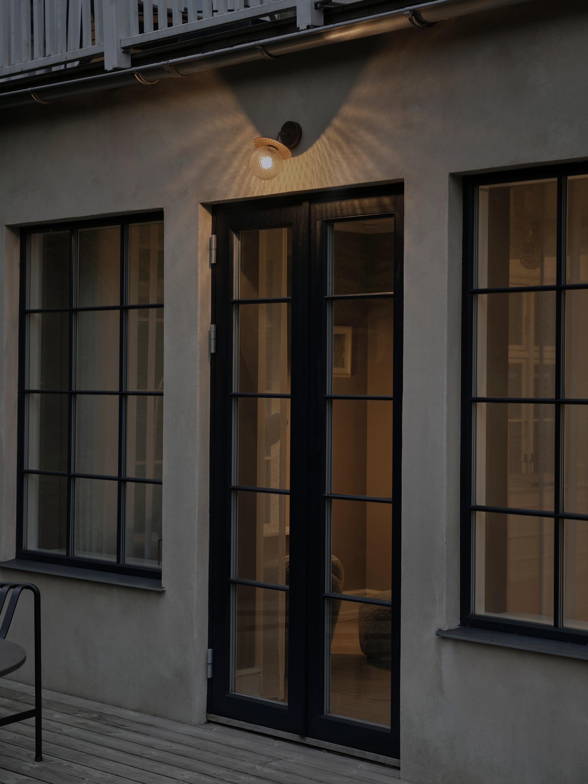 Wandleuchte außen LIILA dunkelbraun mit transparentem Glas
