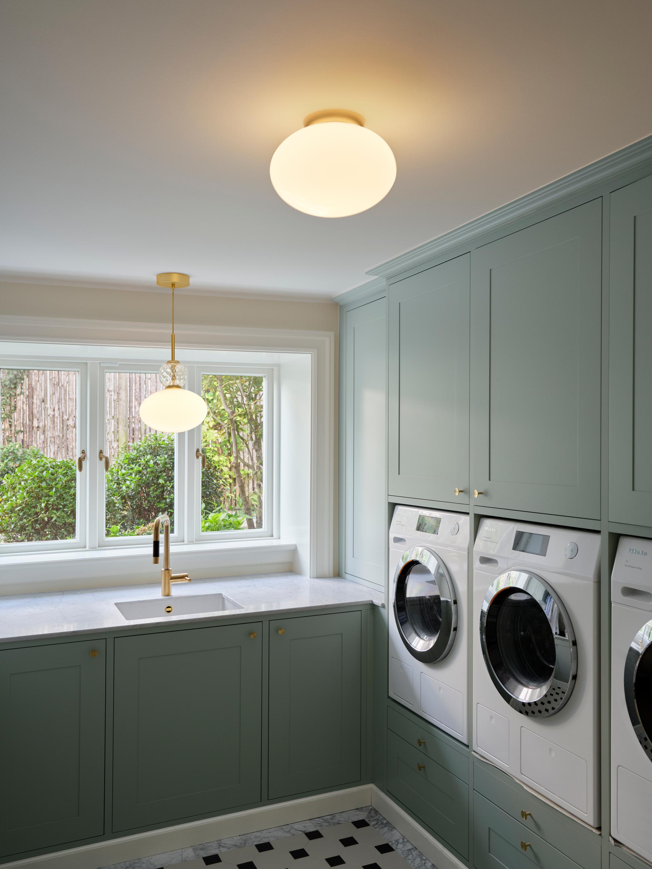 Pendelleuchte RIZZATTO 32 messing mit opalem Glas