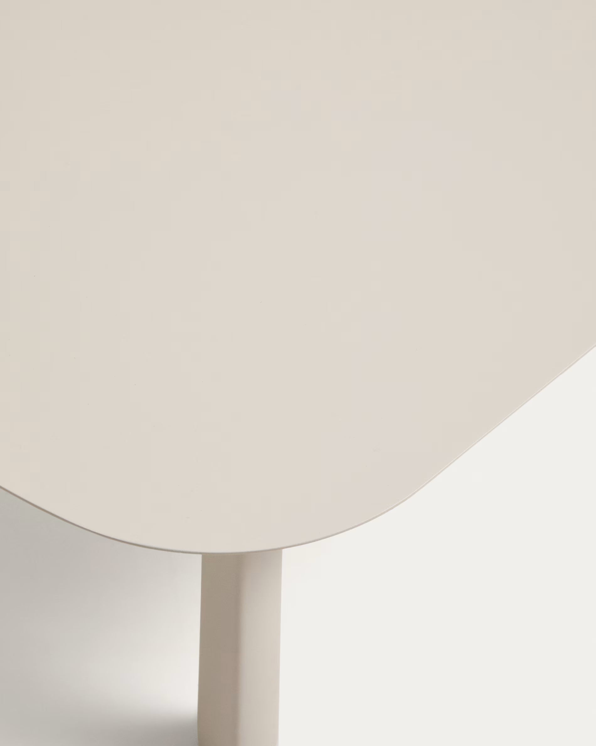 Beige ALERIA tuinset met lichte basis