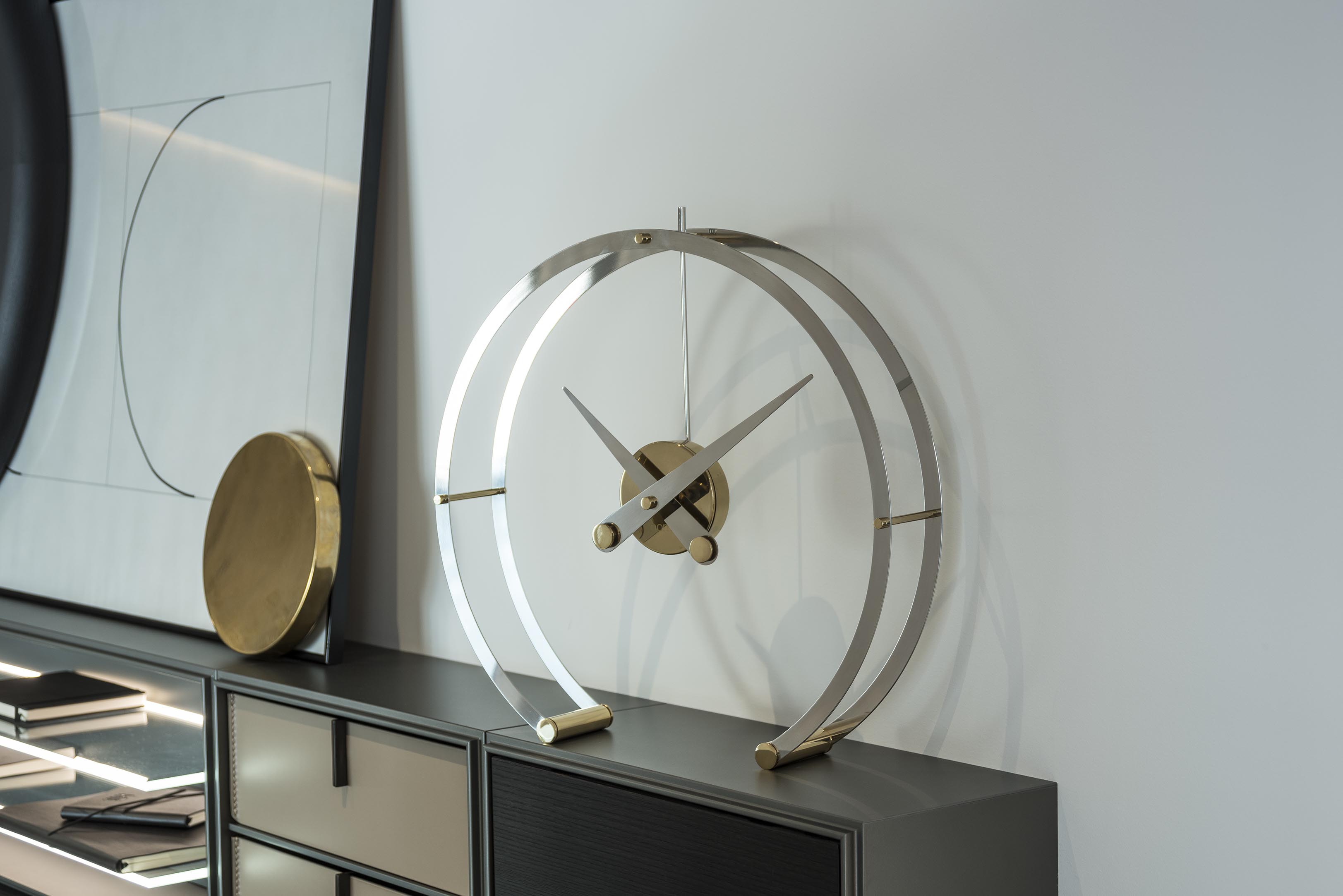 OMEGA chrome table clock