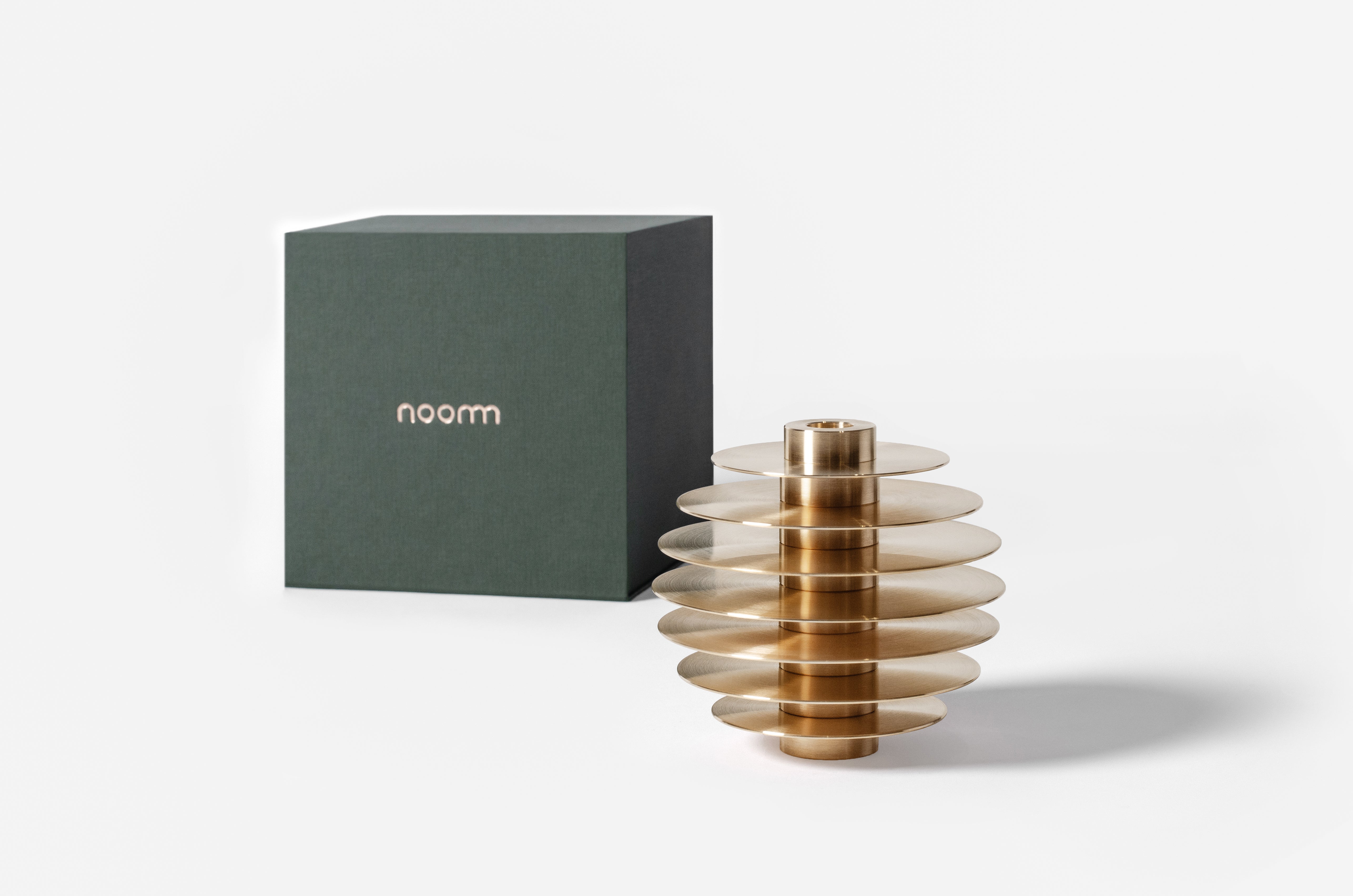 Set von ORB Kerzenhaltern aus Messing