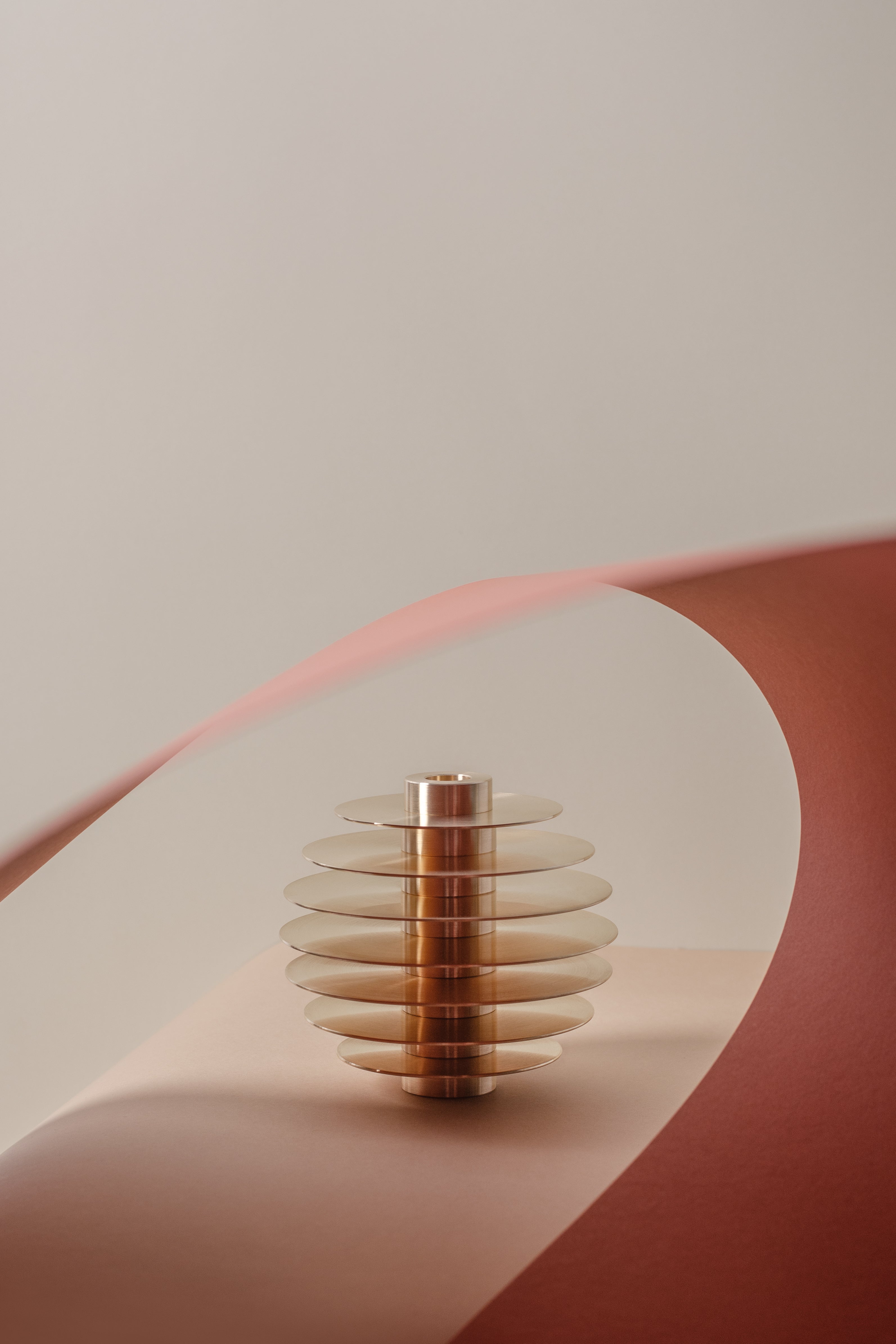 Set von ORB Kerzenhaltern aus Messing