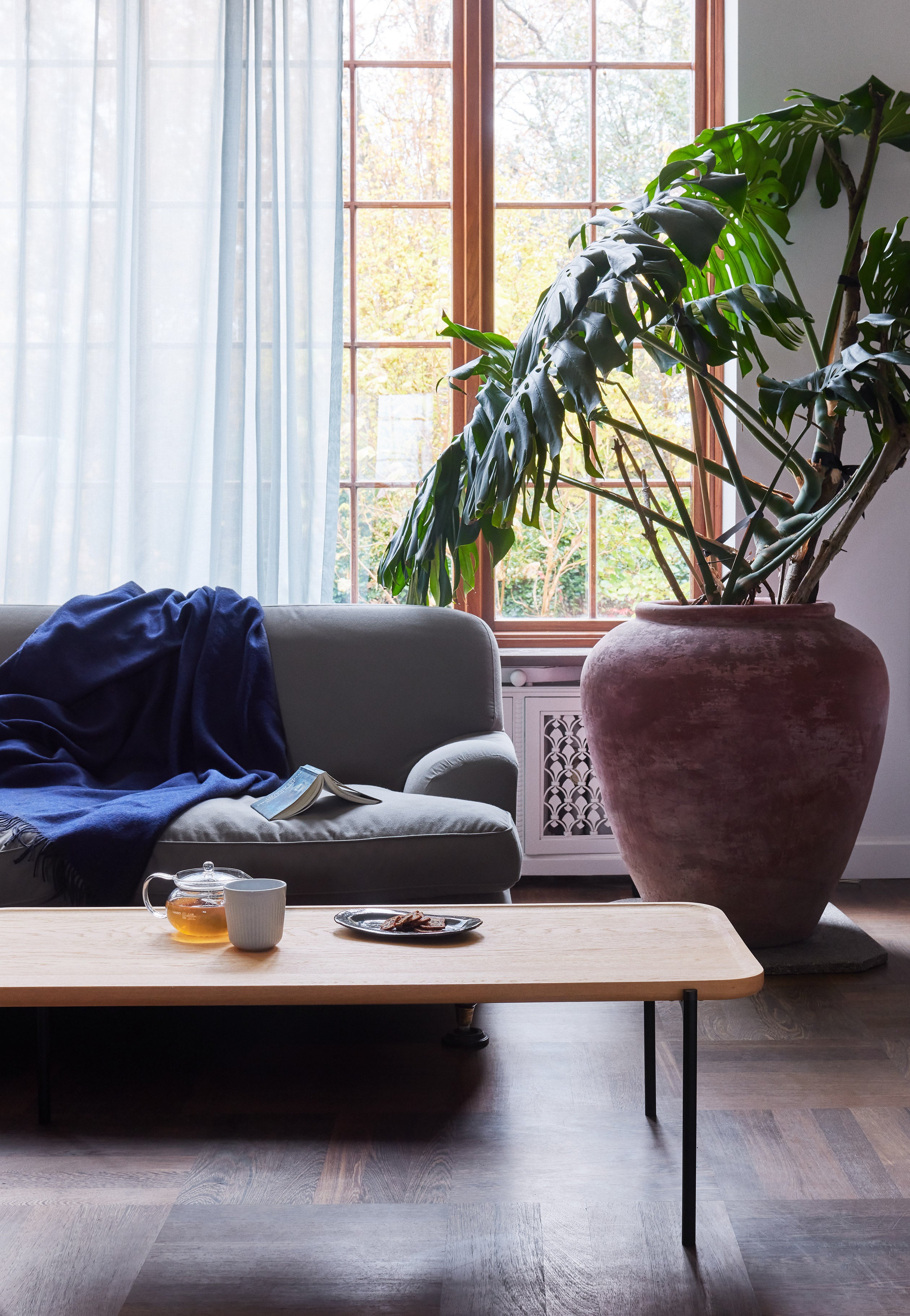 Rectangular Side Table SAVOYE White Oak with Black Base