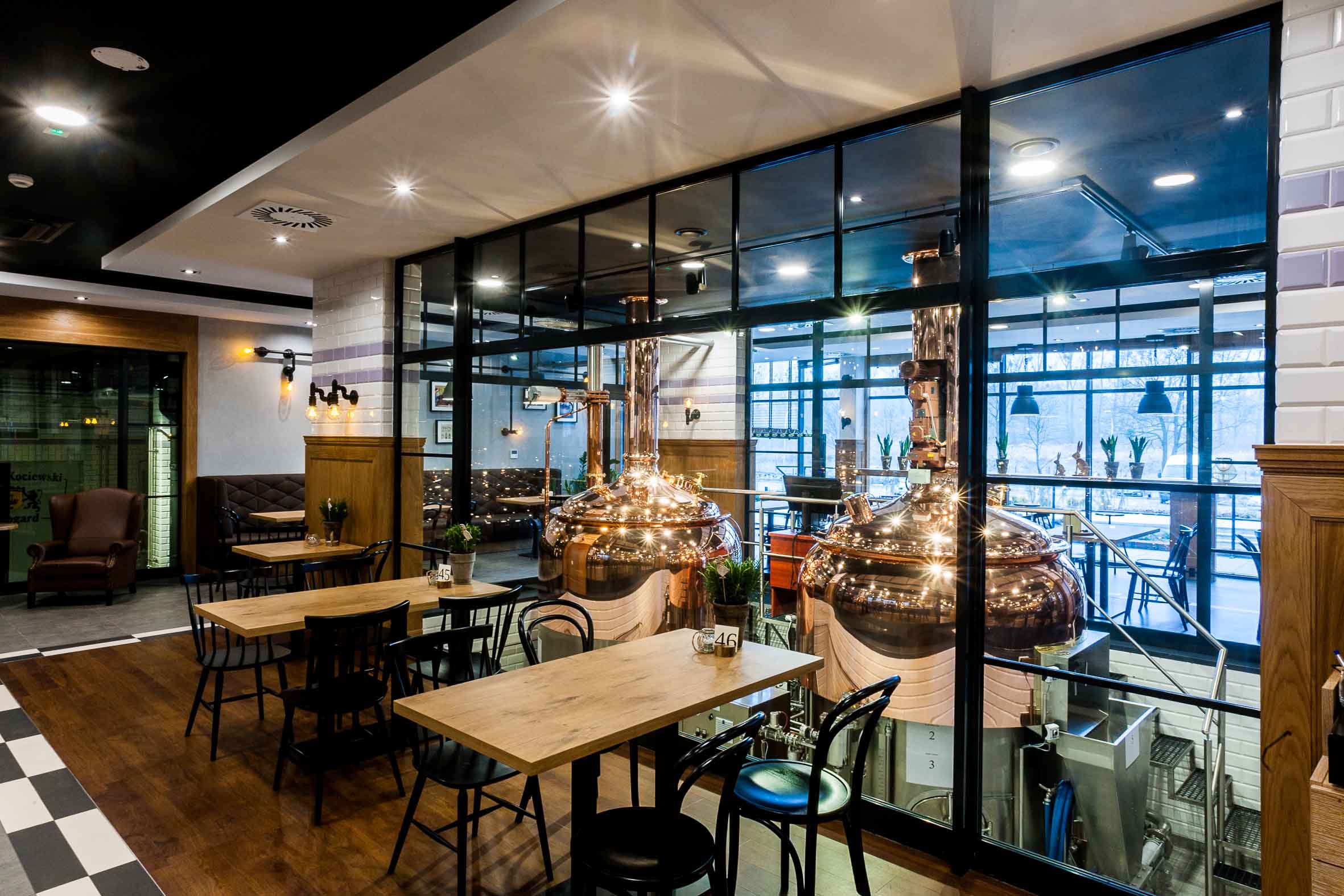 Stoel A-1880 van beukenhout