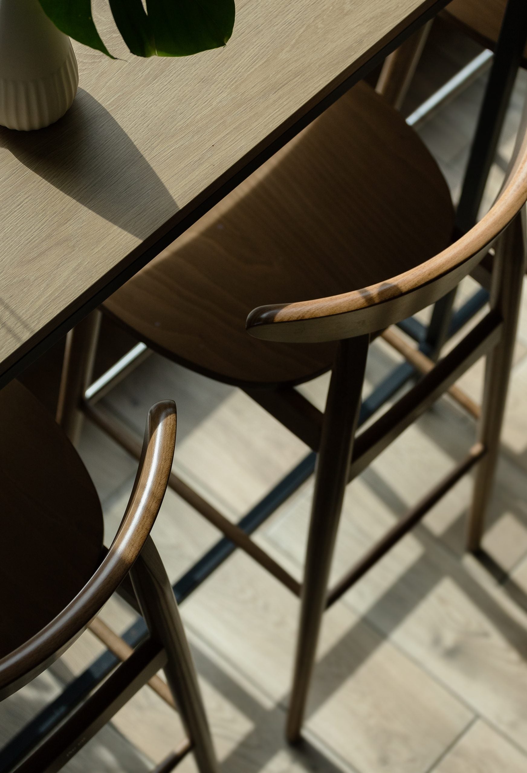 Wooden HOKER YESTERDAY H-4100