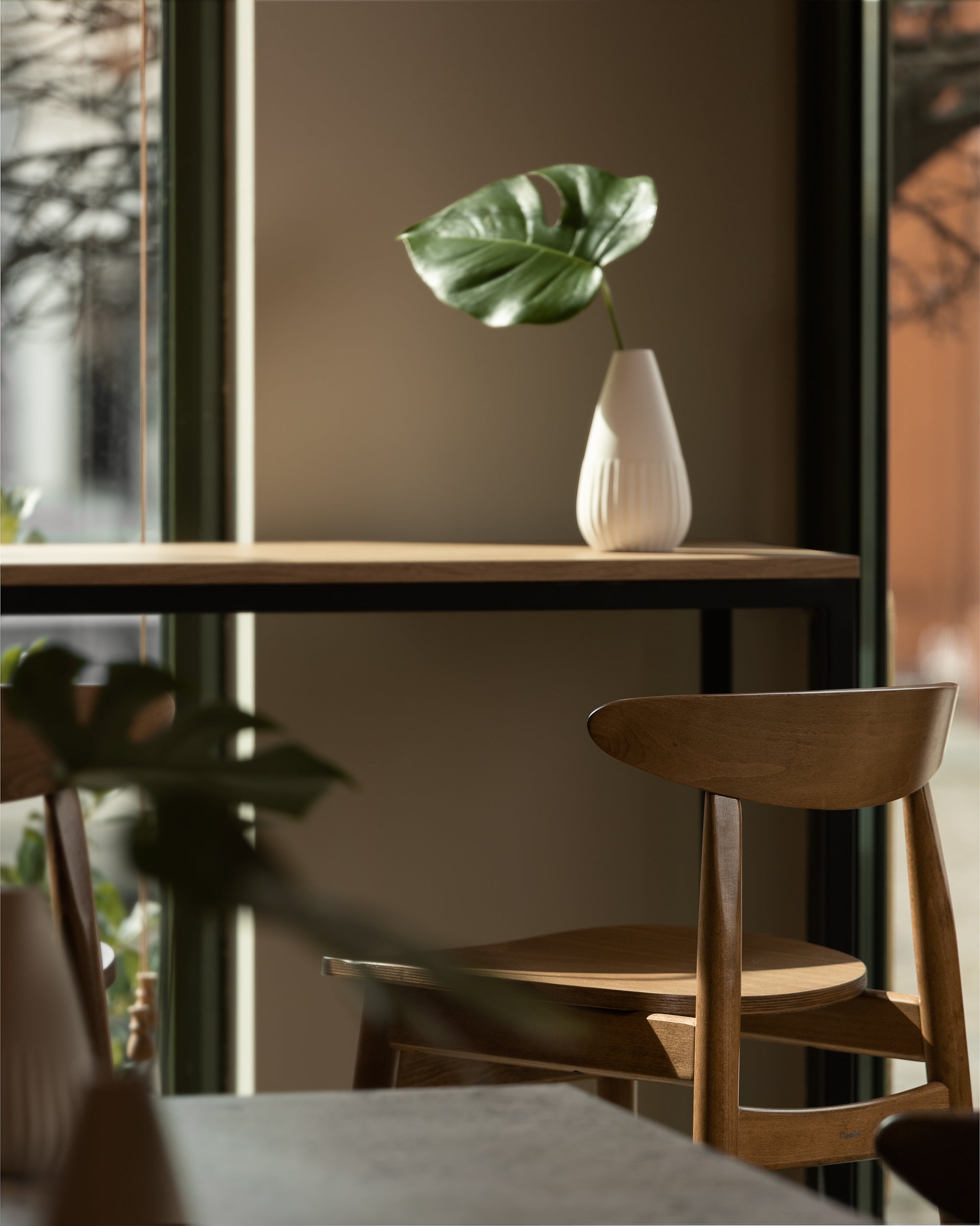 Wooden HOKER YESTERDAY H-4100