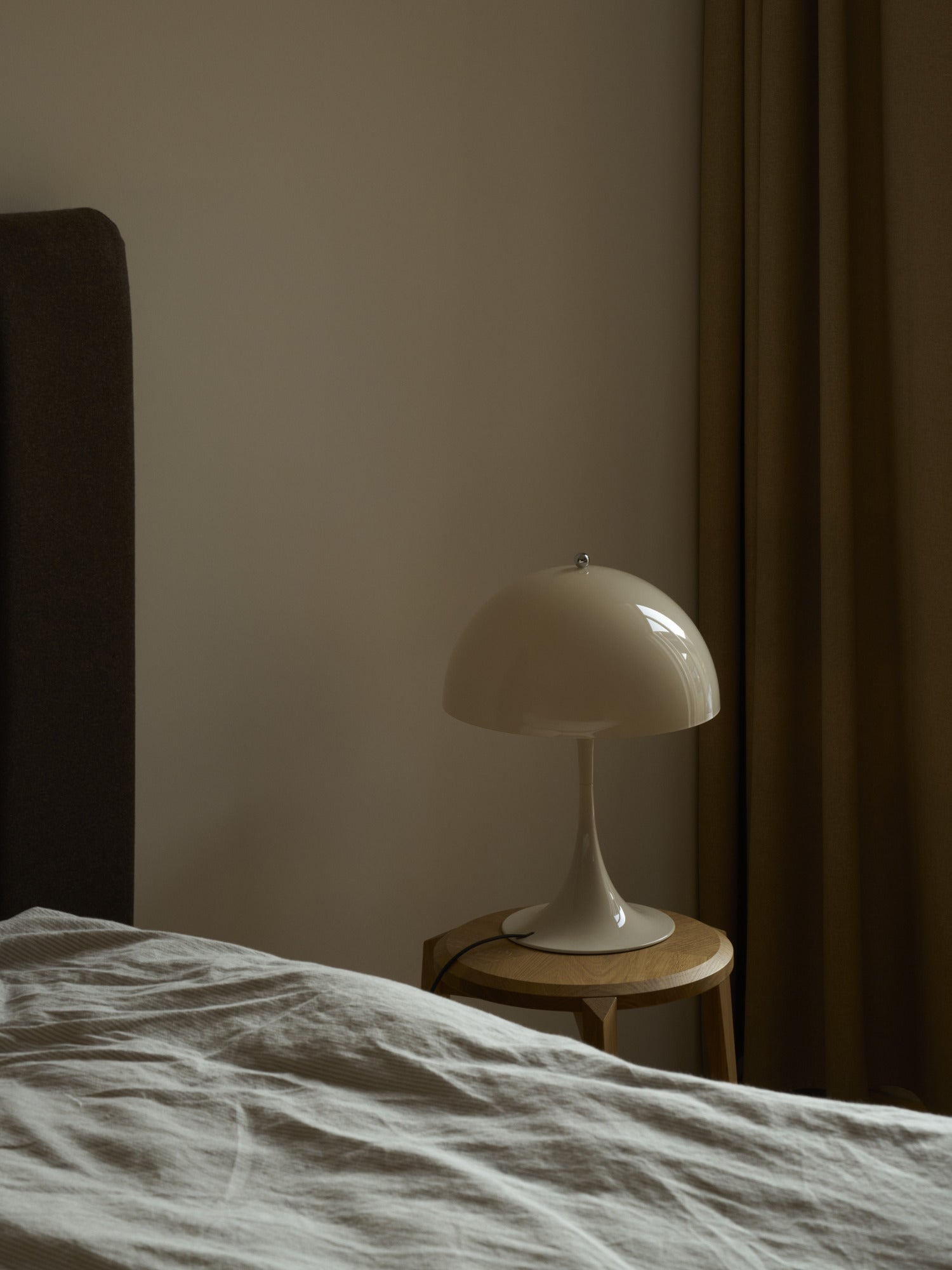 Draagbare lamp PANTHELLA 250 beige opaal