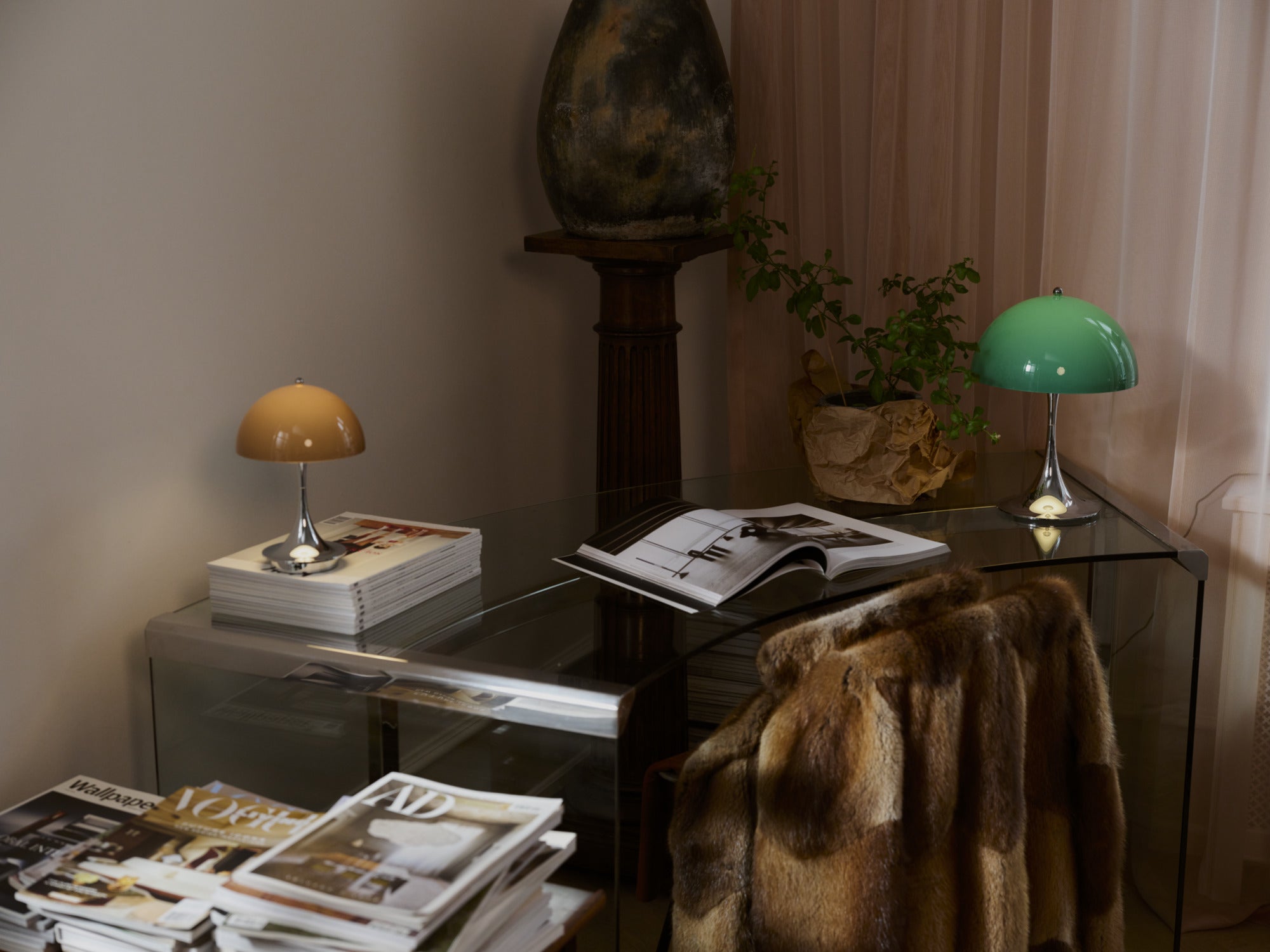 Draagbare lamp PANTHELLA 250 groen met verchroomde voet