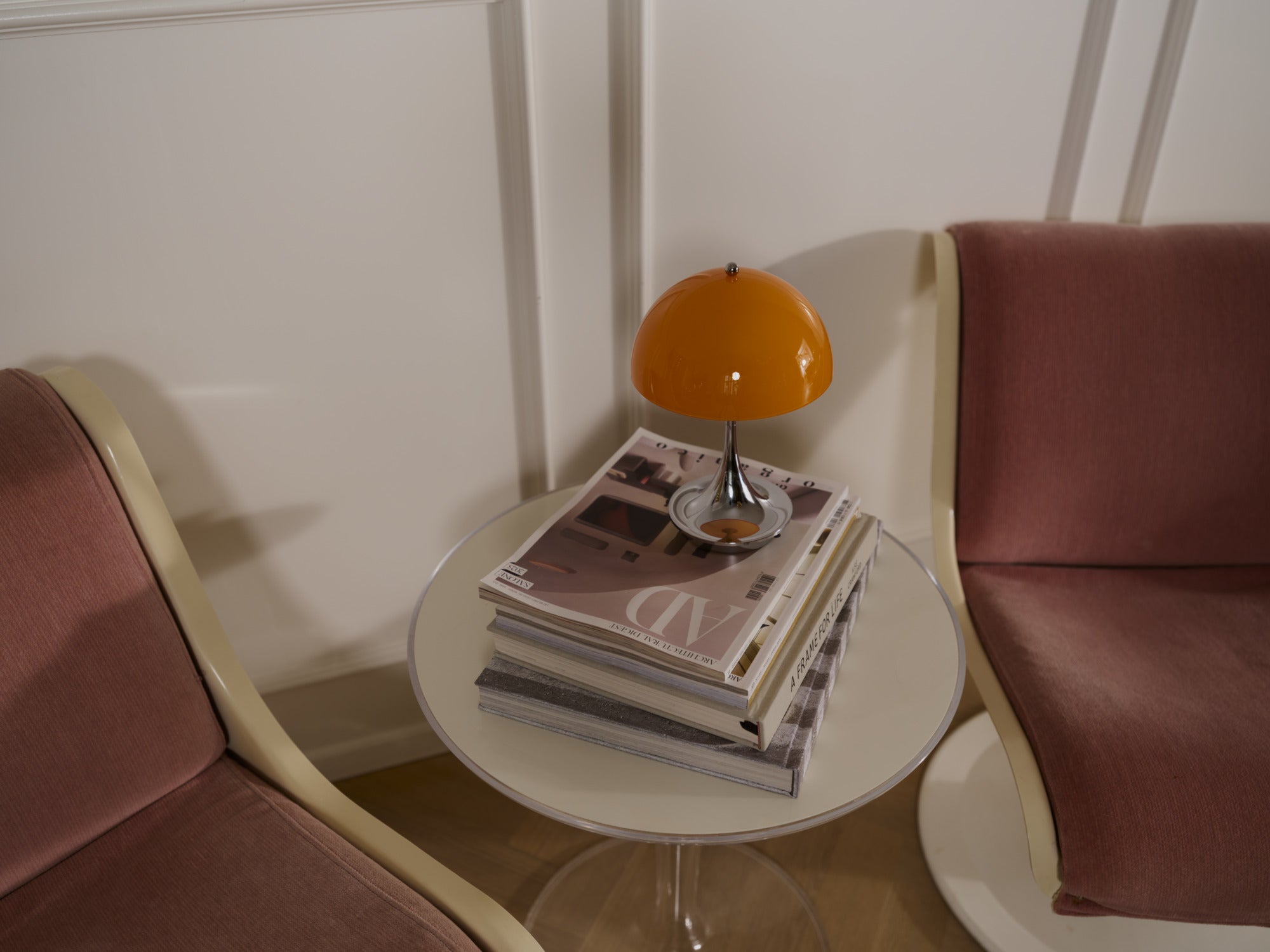 Draagbare lamp PANTHELLA 160 oranje met verchroomde voet