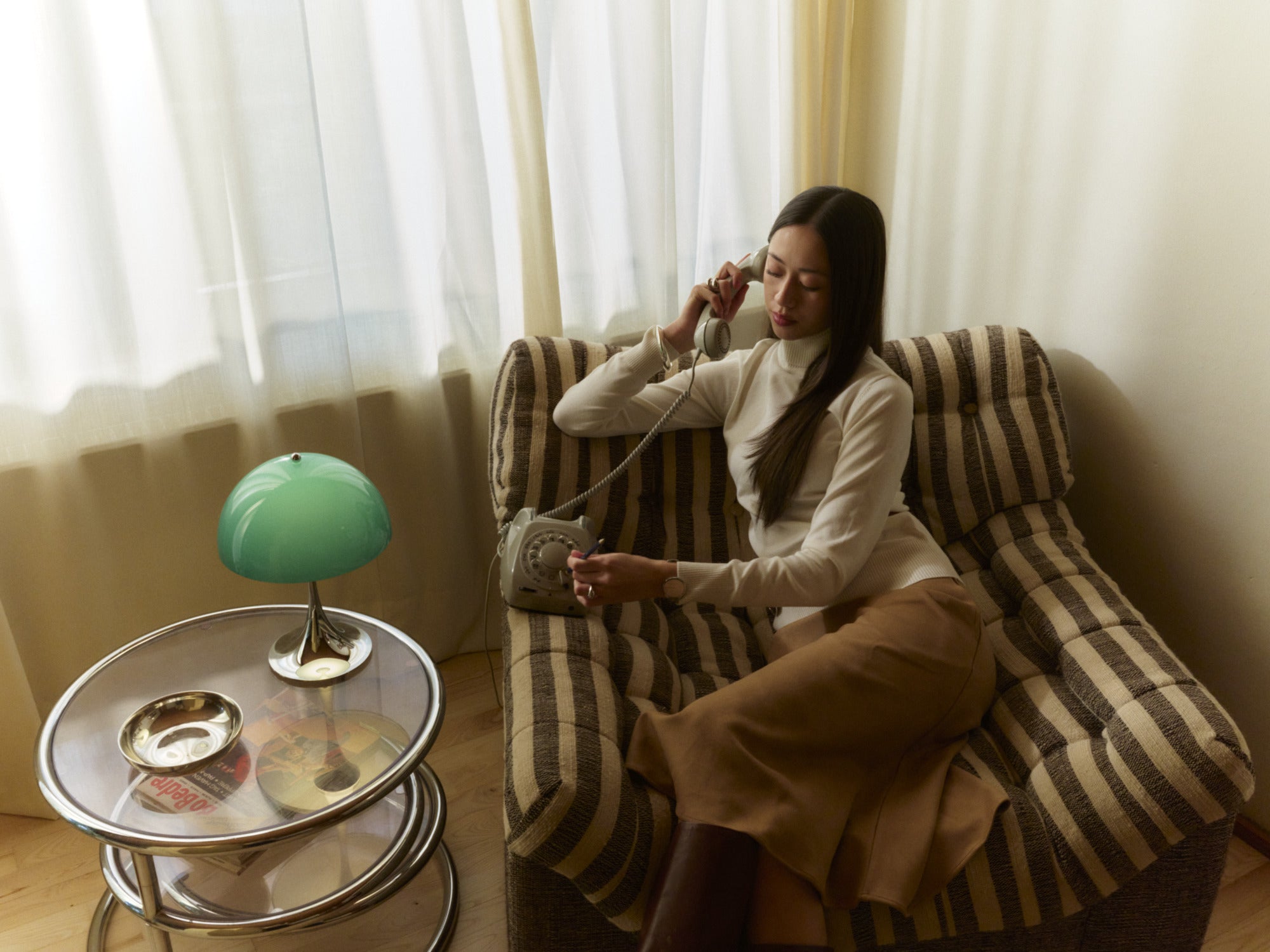 Draagbare lamp PANTHELLA 250 groen met verchroomde voet