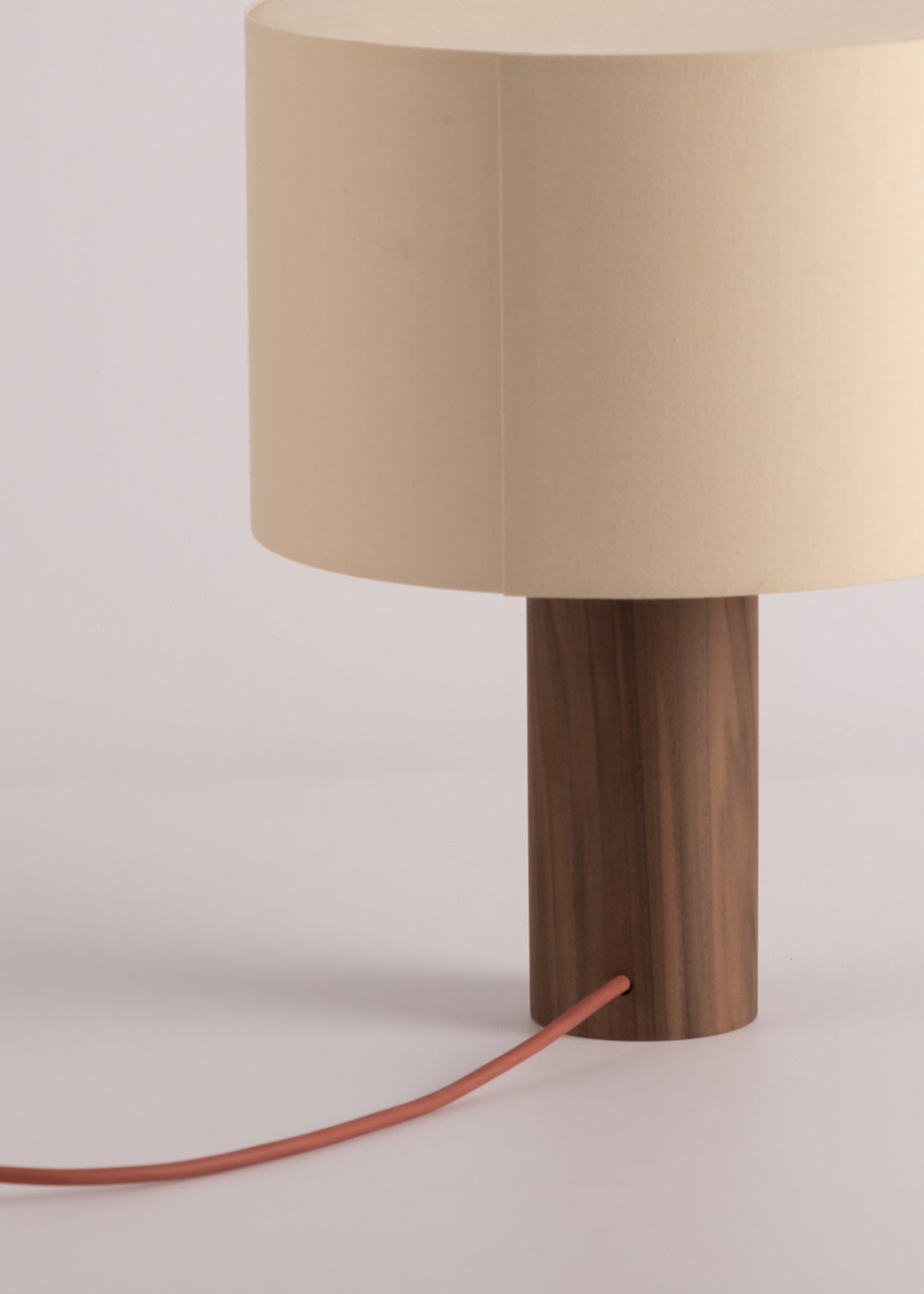 Tischlampe PIPITO Nussbaumholz