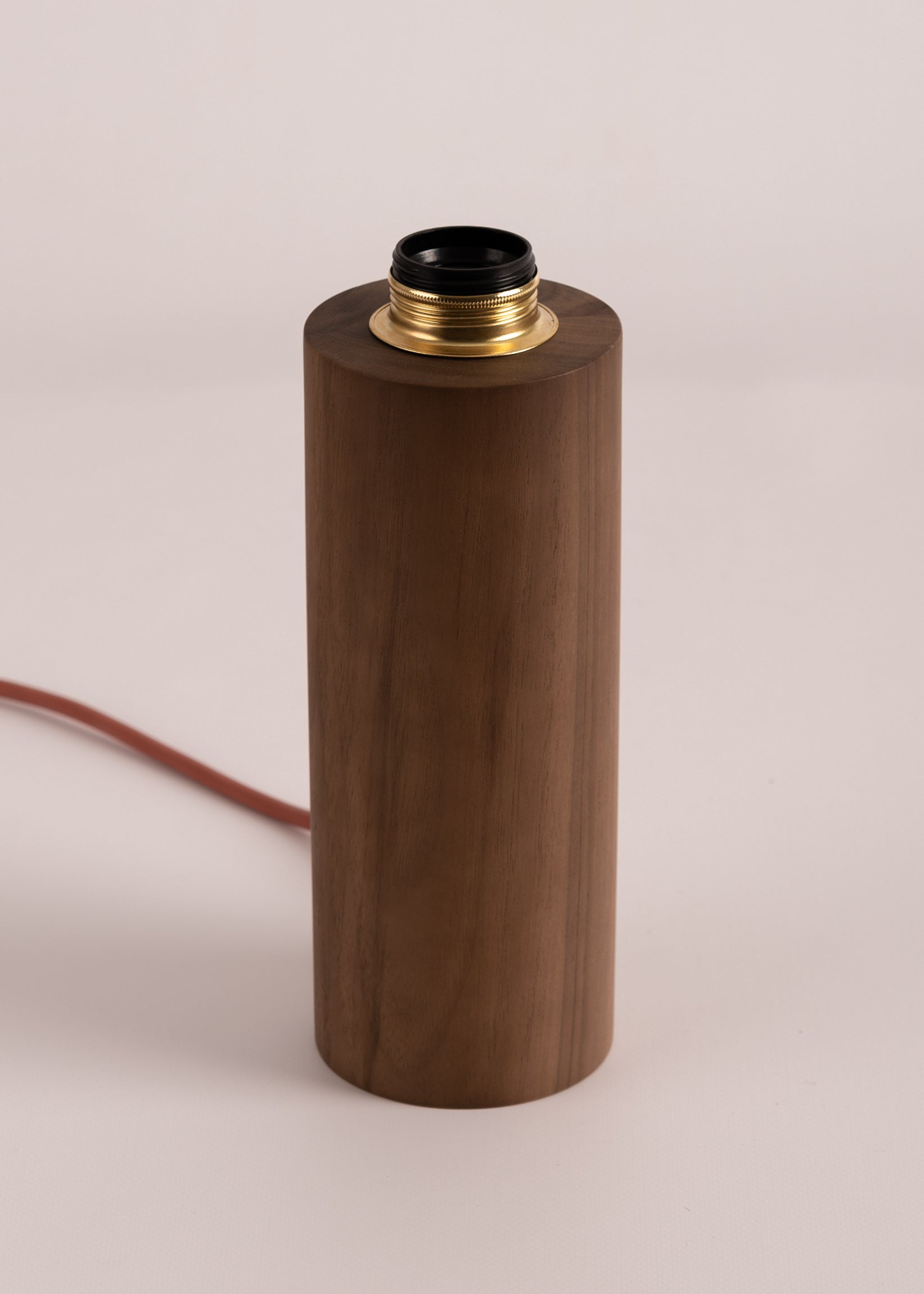 Tischlampe PIPITO Nussbaumholz