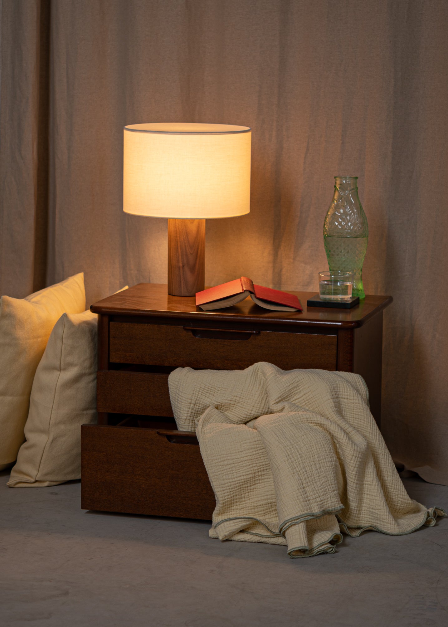 Tischlampe PIPITO Nussbaumholz