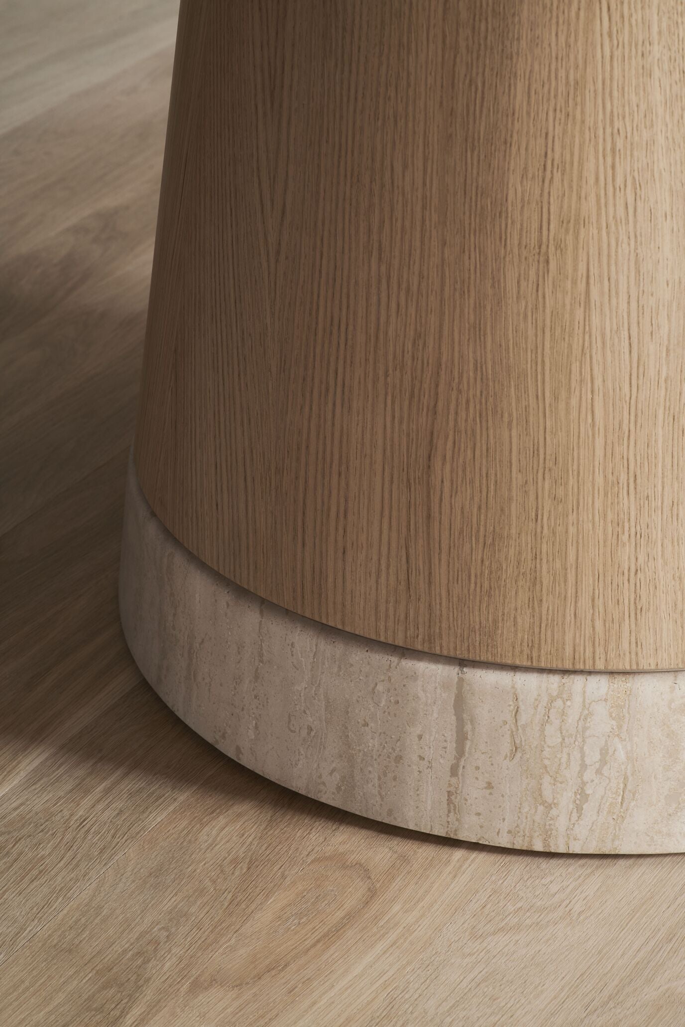 Ronde tafel PIRO van eikenhout