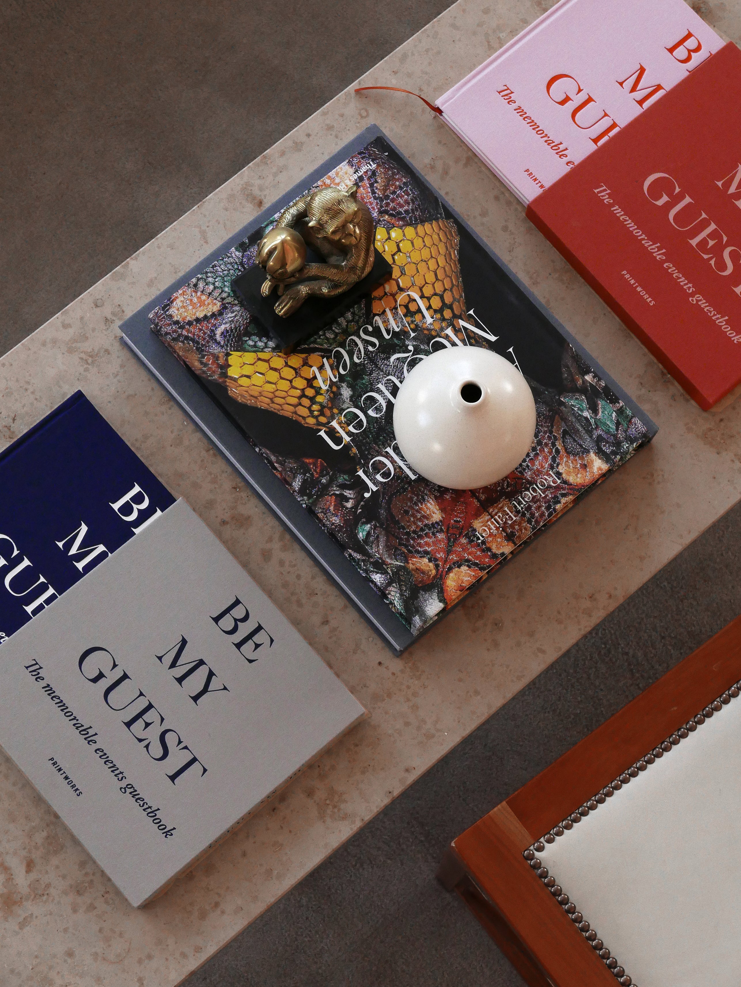 Gästebuch BE MY GUEST grau mit navy