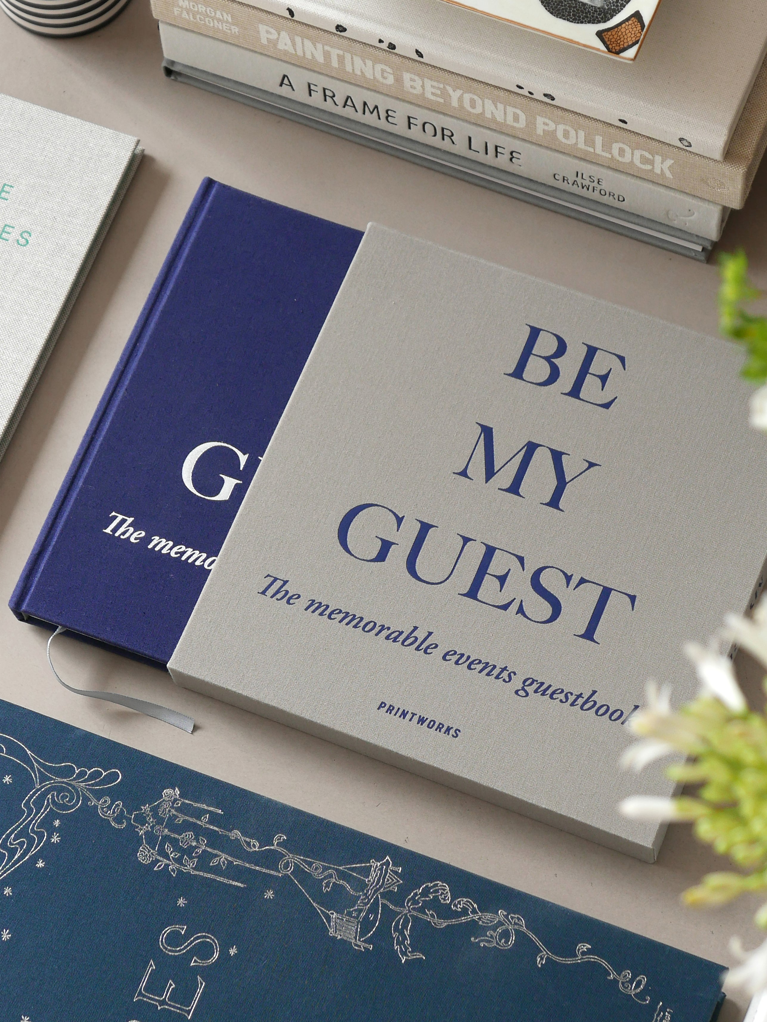 Gästebuch BE MY GUEST grau mit navy