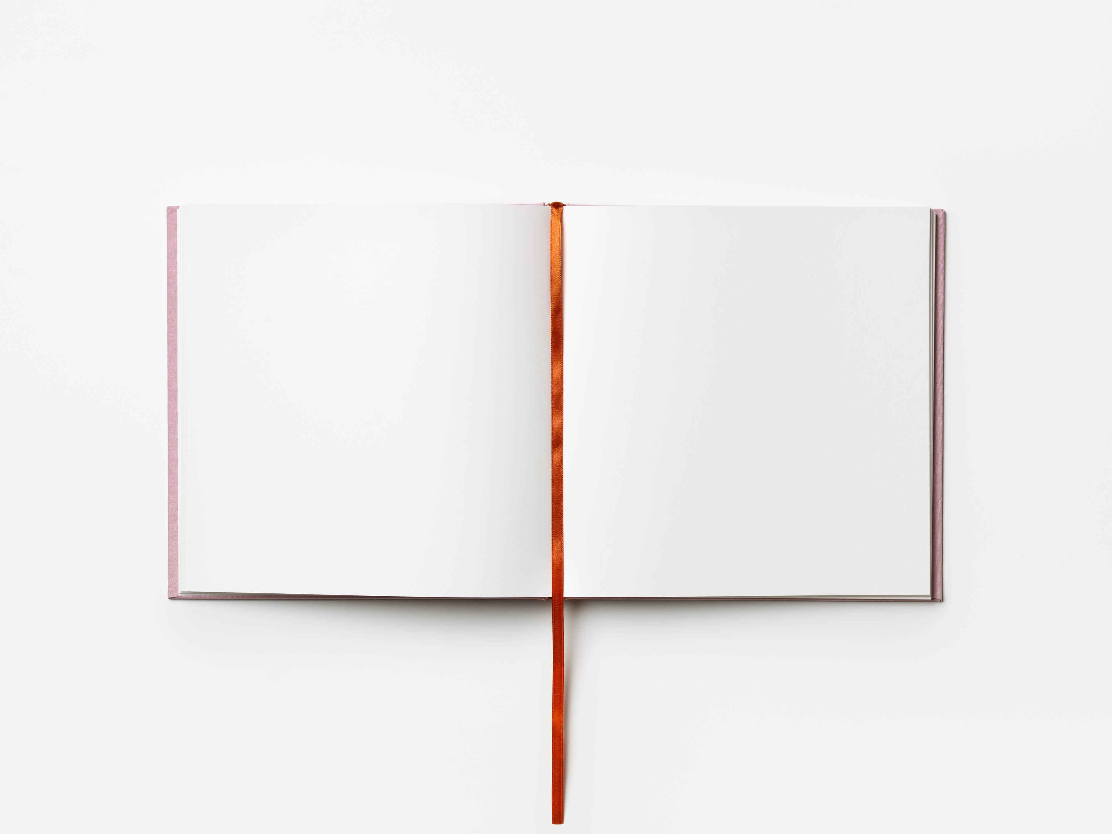 Gastenboek BE MY GUEST rood met roze