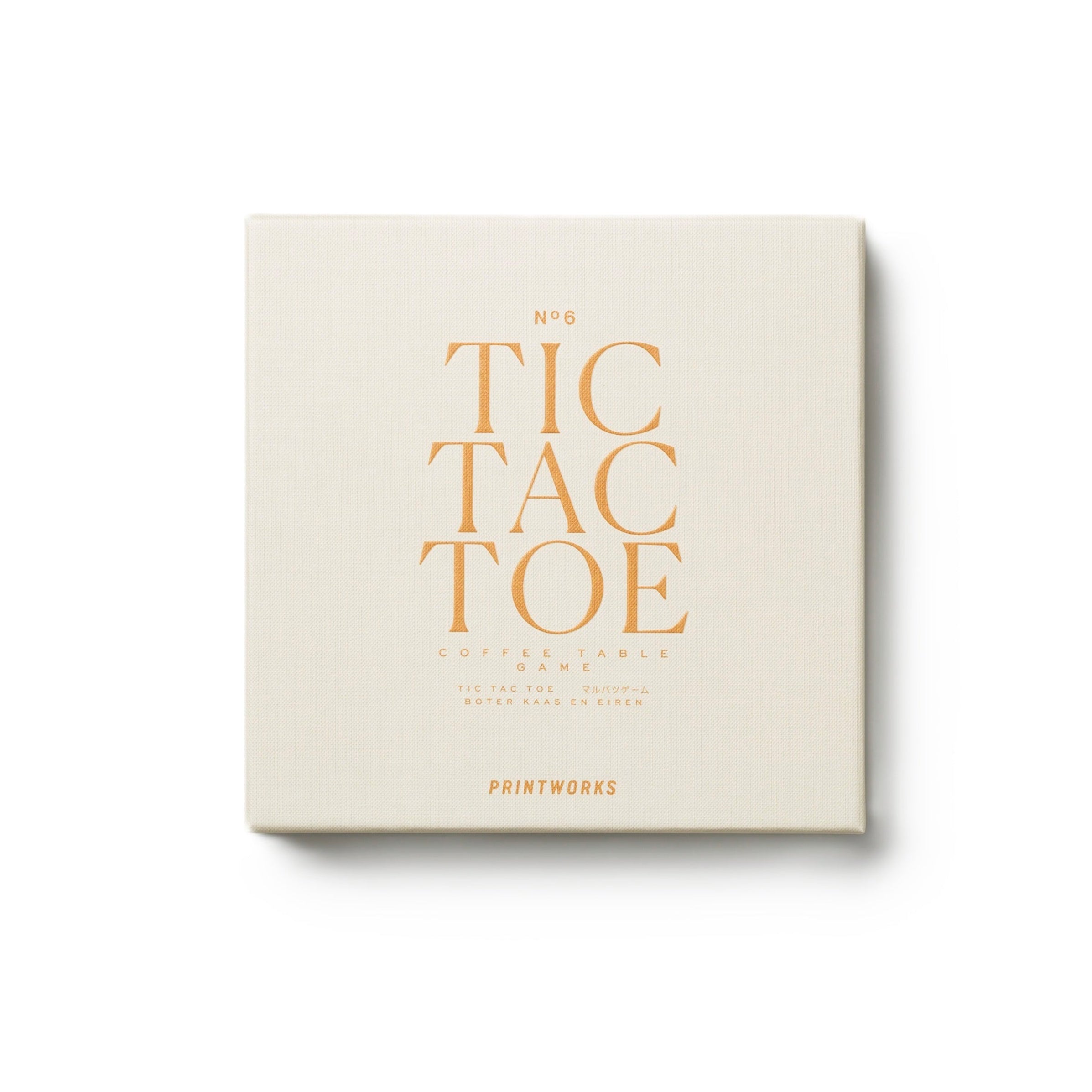 Beige TIC TAC TOE met zwarte stippen