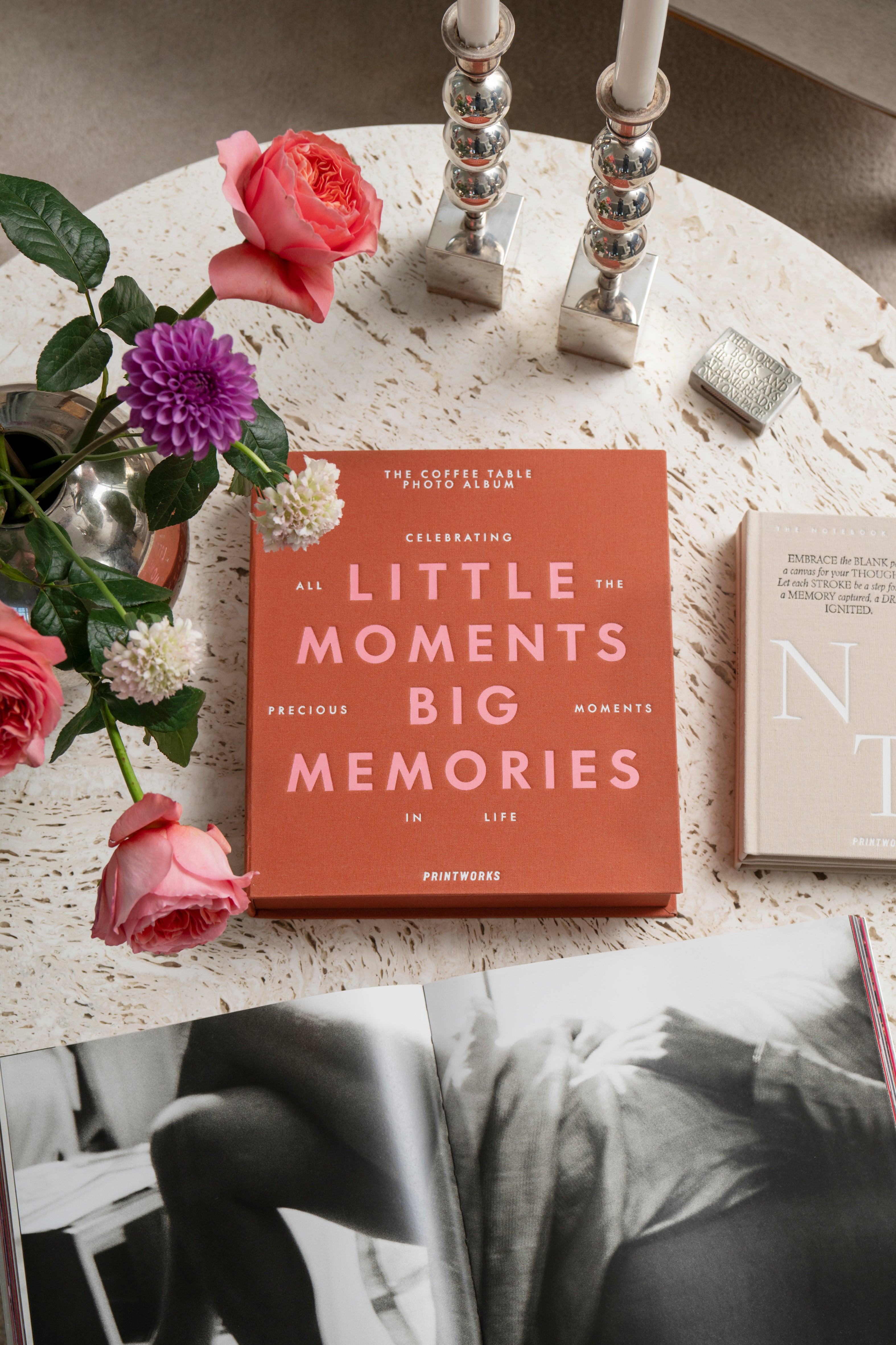 Album na zdjęcia LITTLE MOMENTS BIG MEMORIES pomarańczowy, marka Printworks