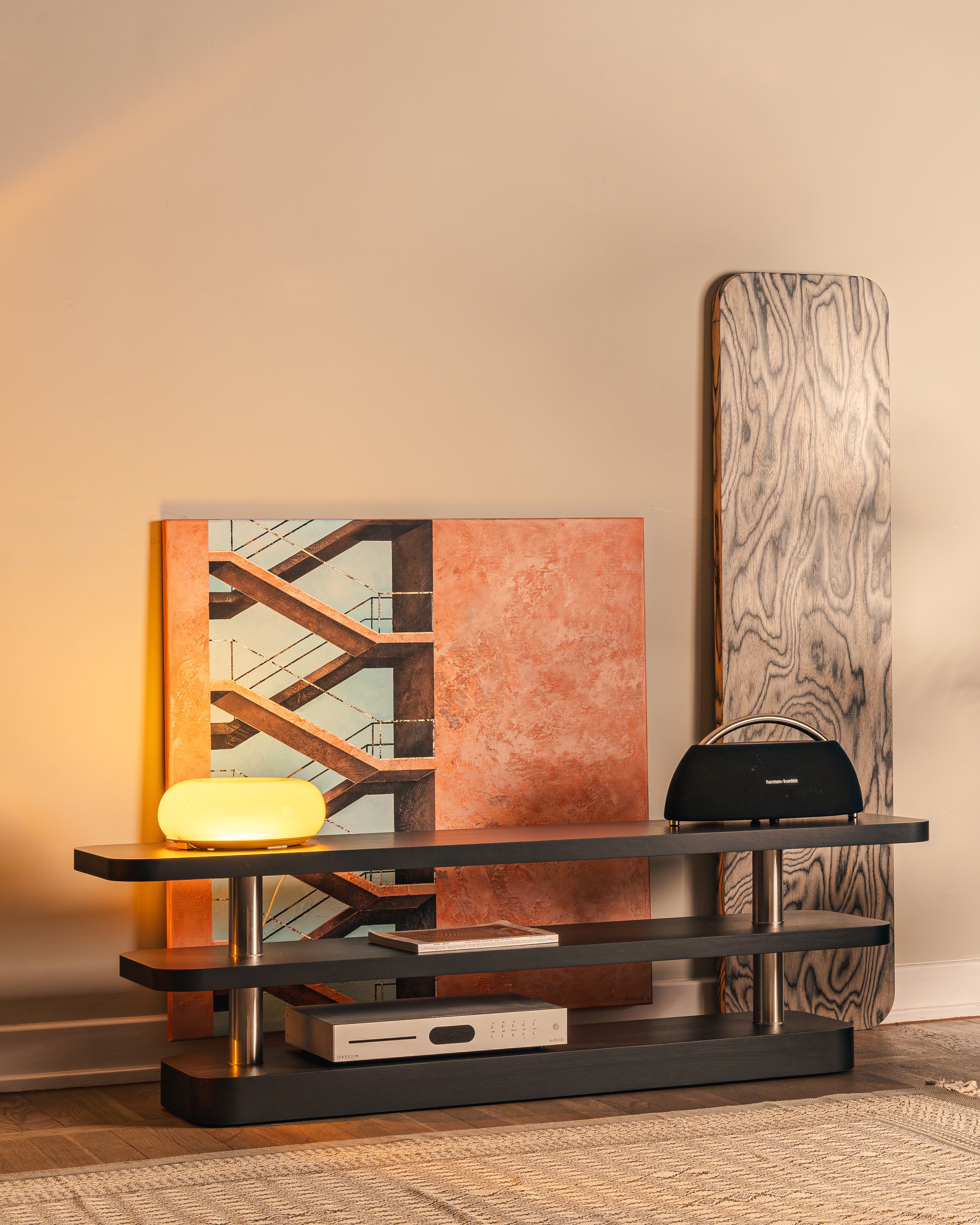 RTV-Schränke REL schwarz mit Furnier und Stahlelementen