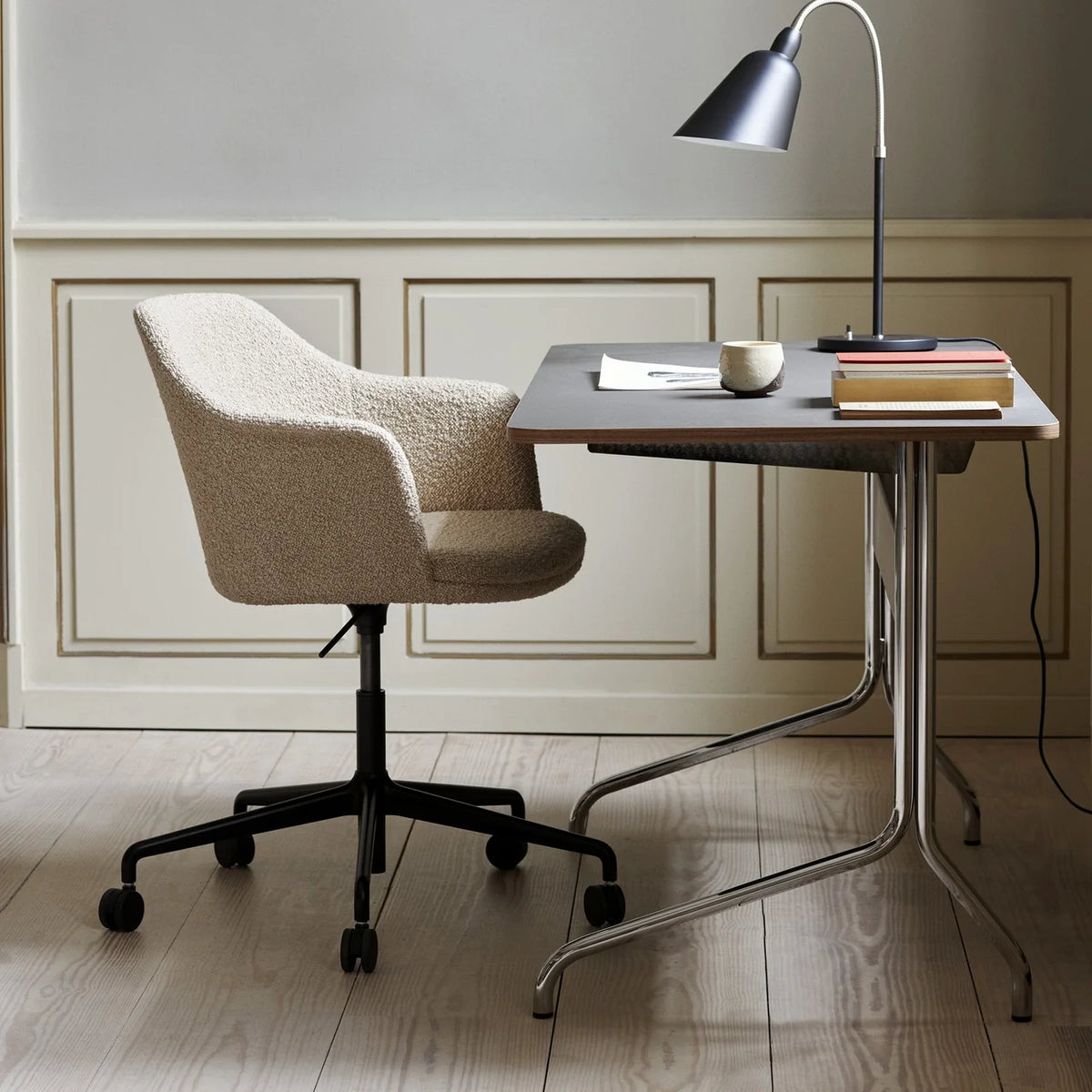 Bureau stoel RELY HW56 gestoffeerd met een zwarte basis