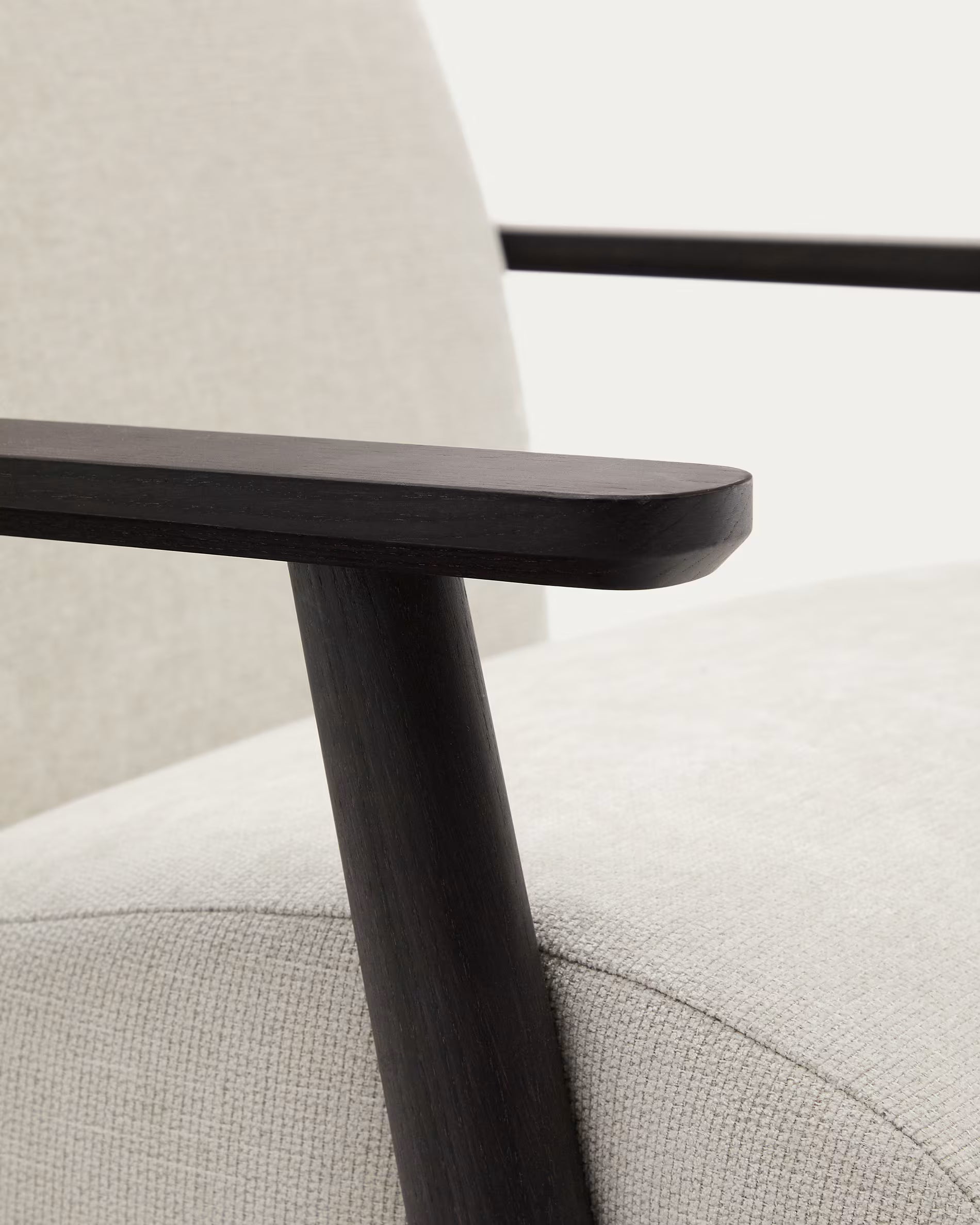 Fauteuil MEGHAN crème met zwarte basis