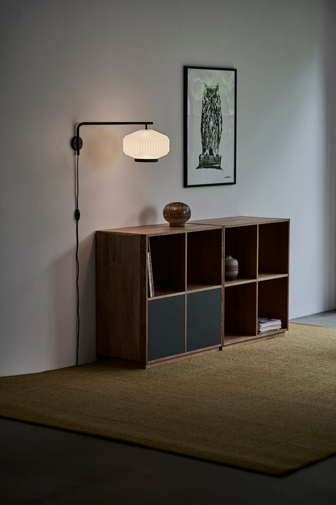 Wandlamp MODEL 286 SHIBUI wit met zwarte voet