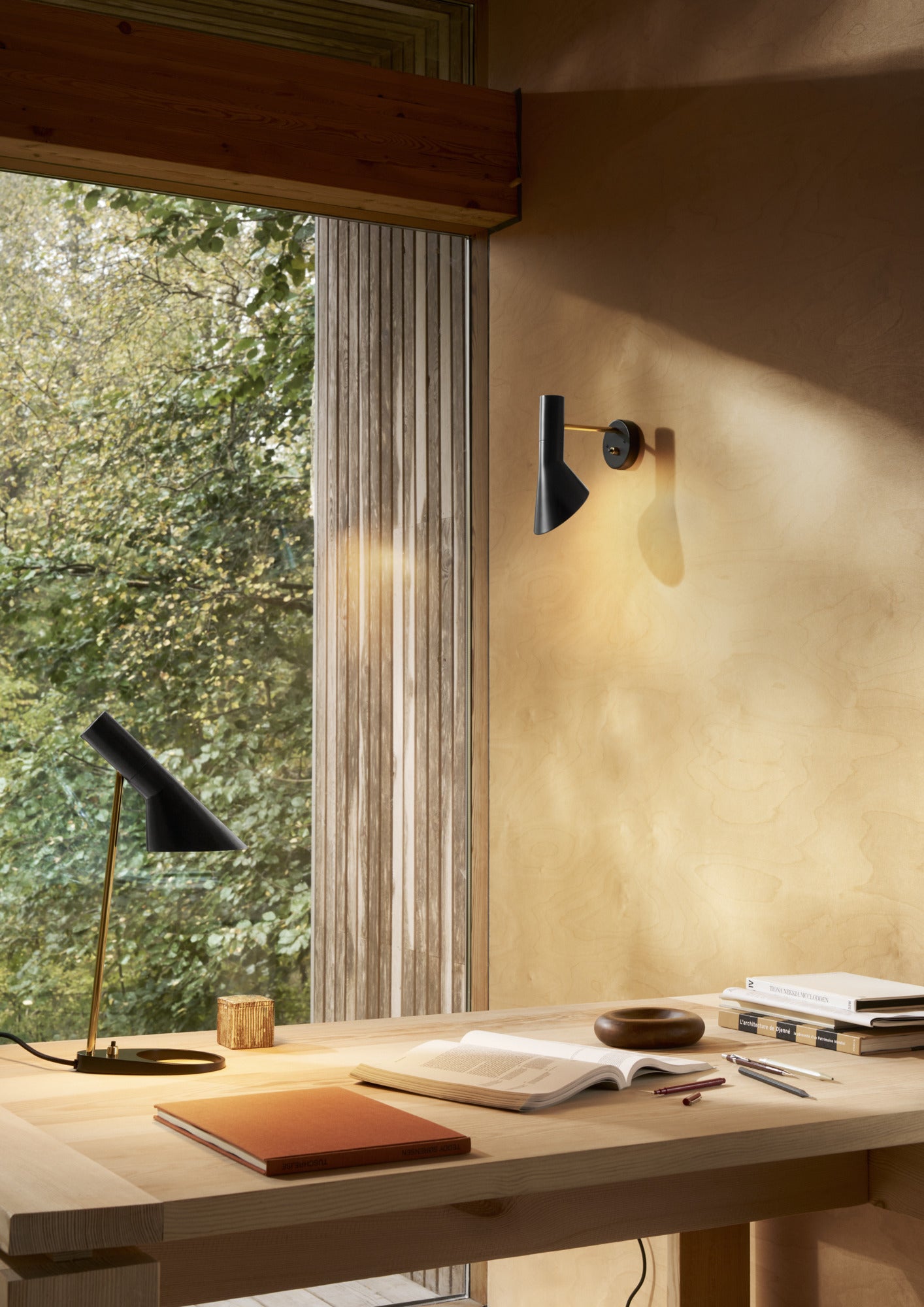 Tischlampe AJ MINI schwarz mit Messing