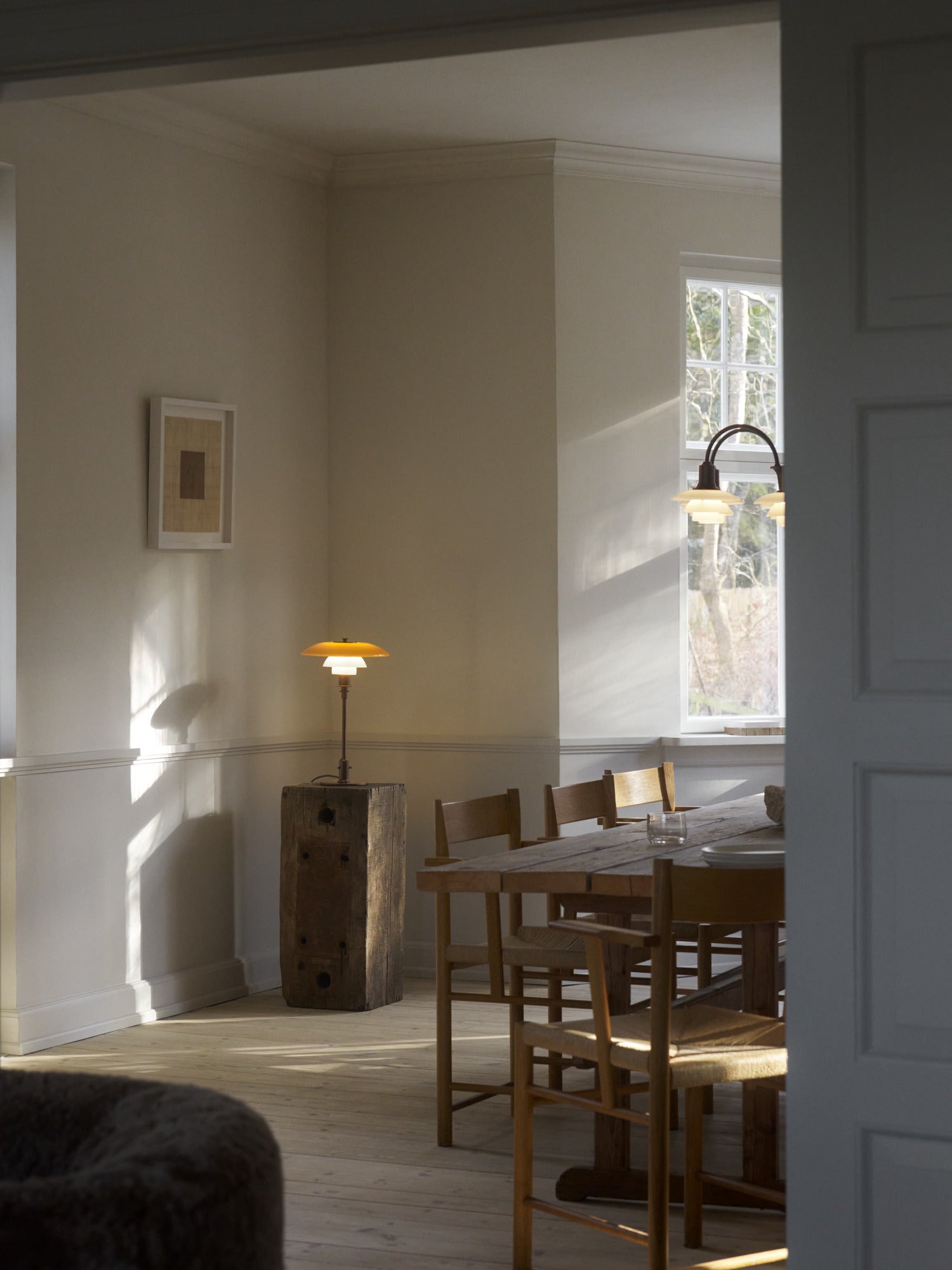 Lampa stołowa PH 3/2 - edycja stulecia biały z pomarańczowym z brązową podstawą – Louis Poulsen
