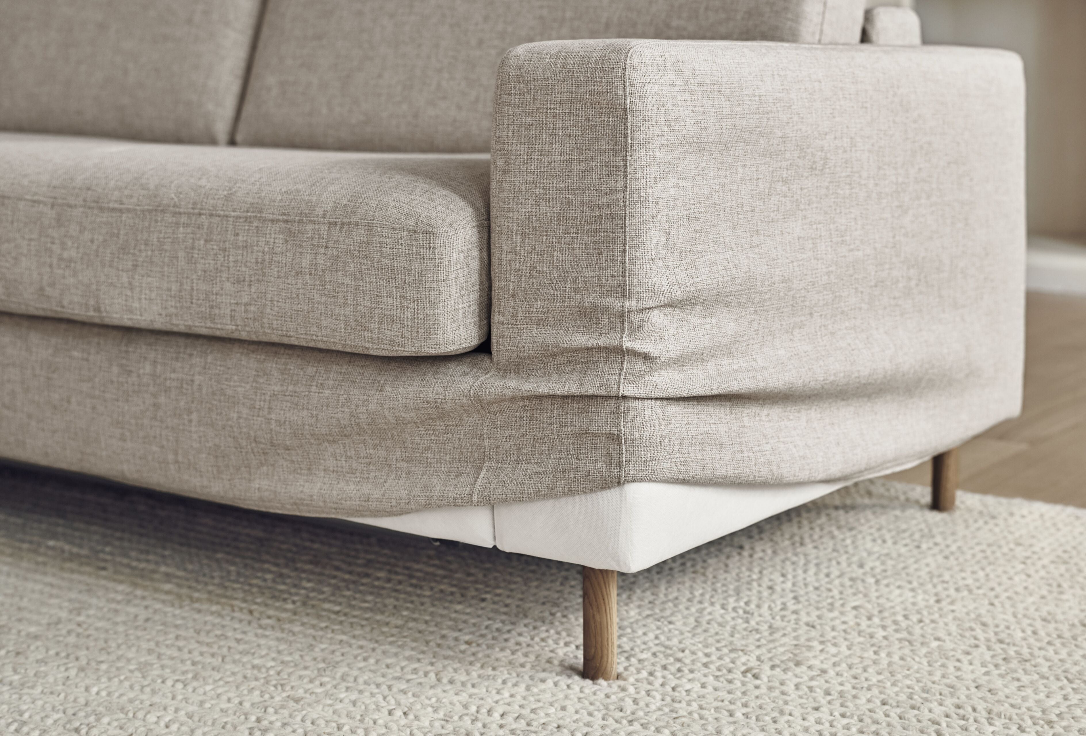 Skandinavien 3-Personen linke Ecke mit einer Eichenbasis