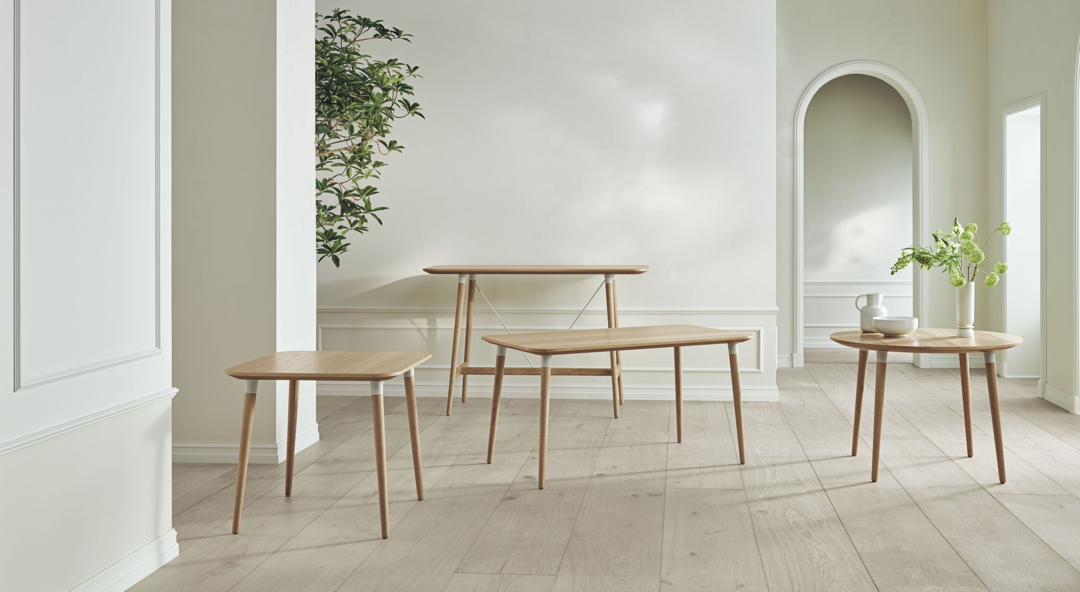 Rechteckige Tischsamen -Eichenfurnier