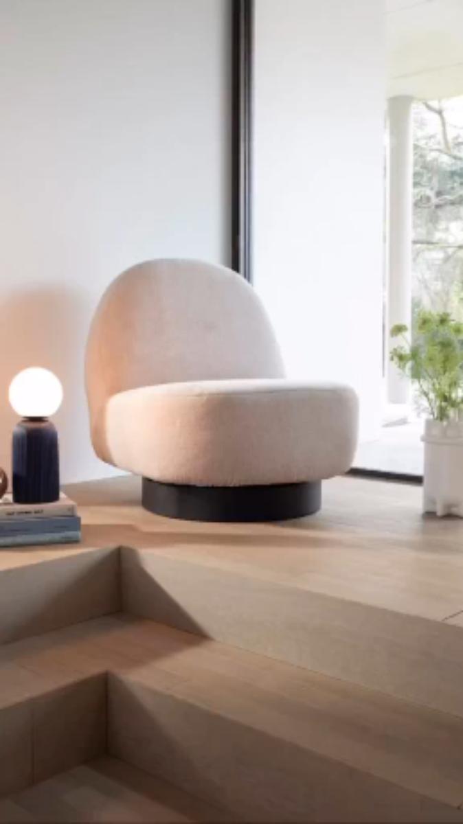 Fauteuil EDEN latte met zwarte basis